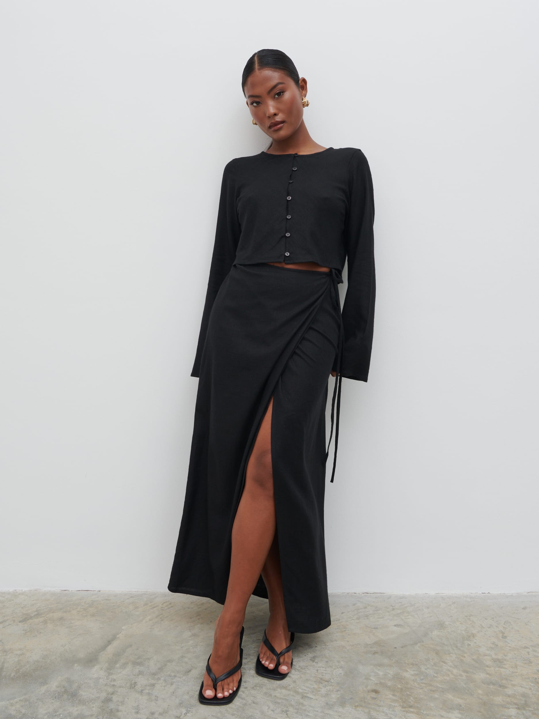 Abigail Button Front Linen Blouse - Black