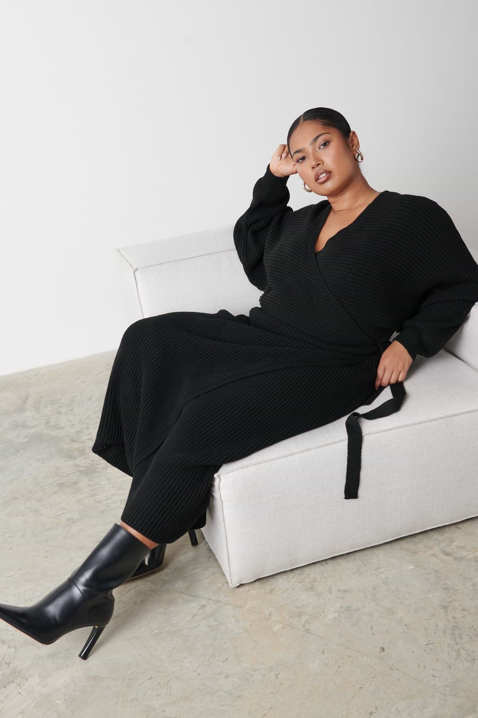 Aidan Cosy Wrap Dress Curve - Black