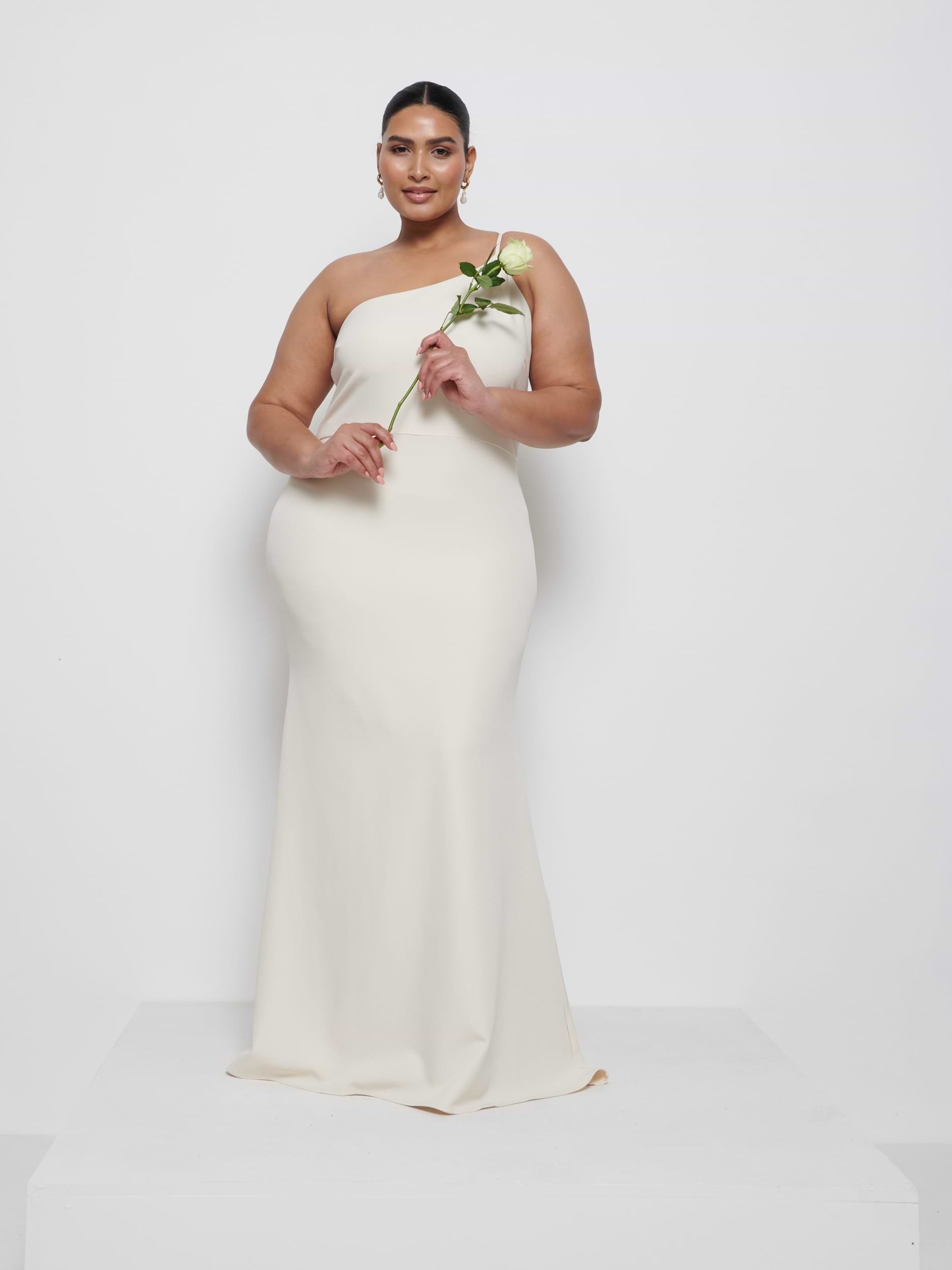 Amelia Crepe Maxi Bridesmaid Dress Curve - Champagne