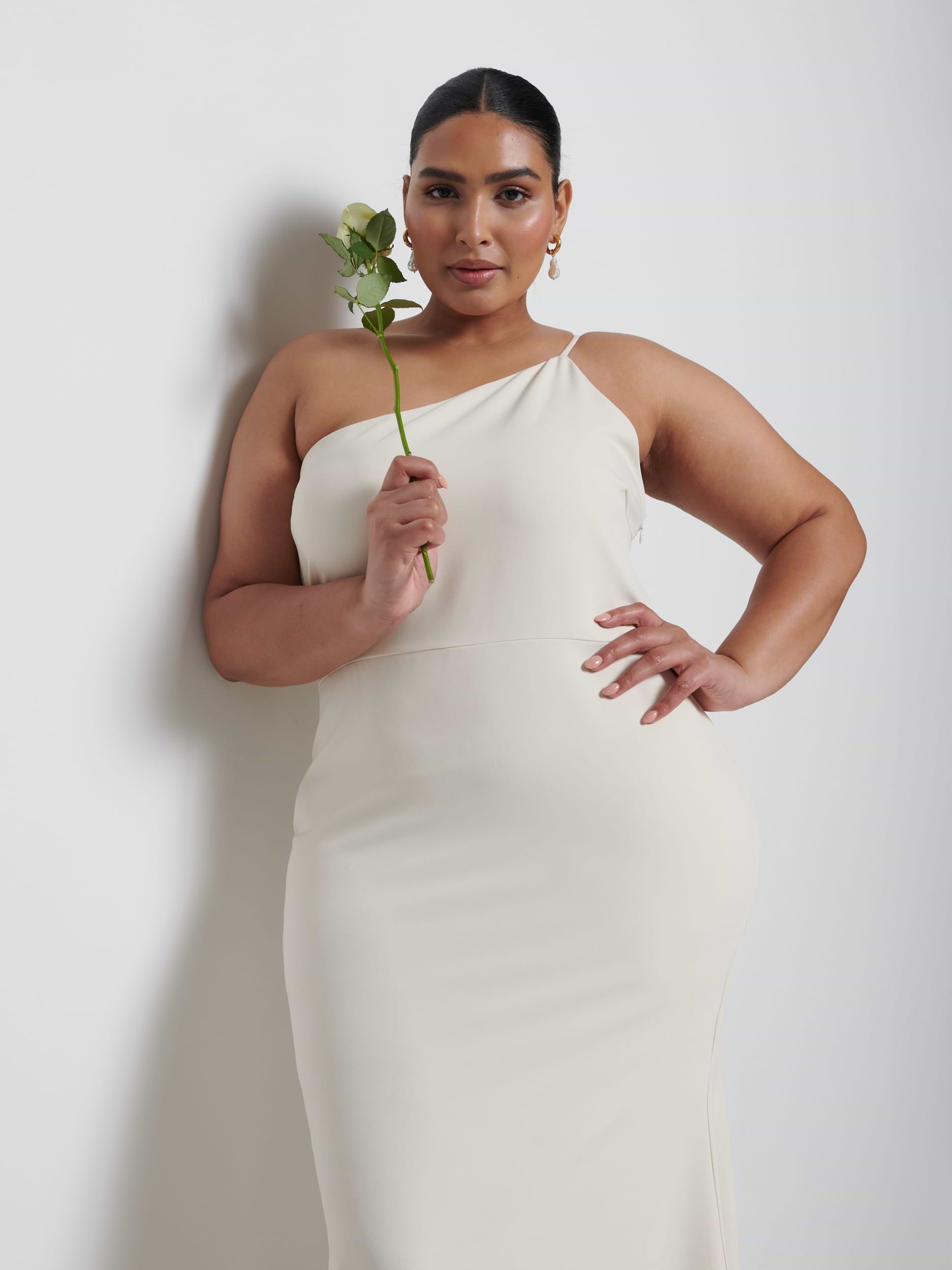 Amelia Crepe Maxi Bridesmaid Dress Curve - Champagne