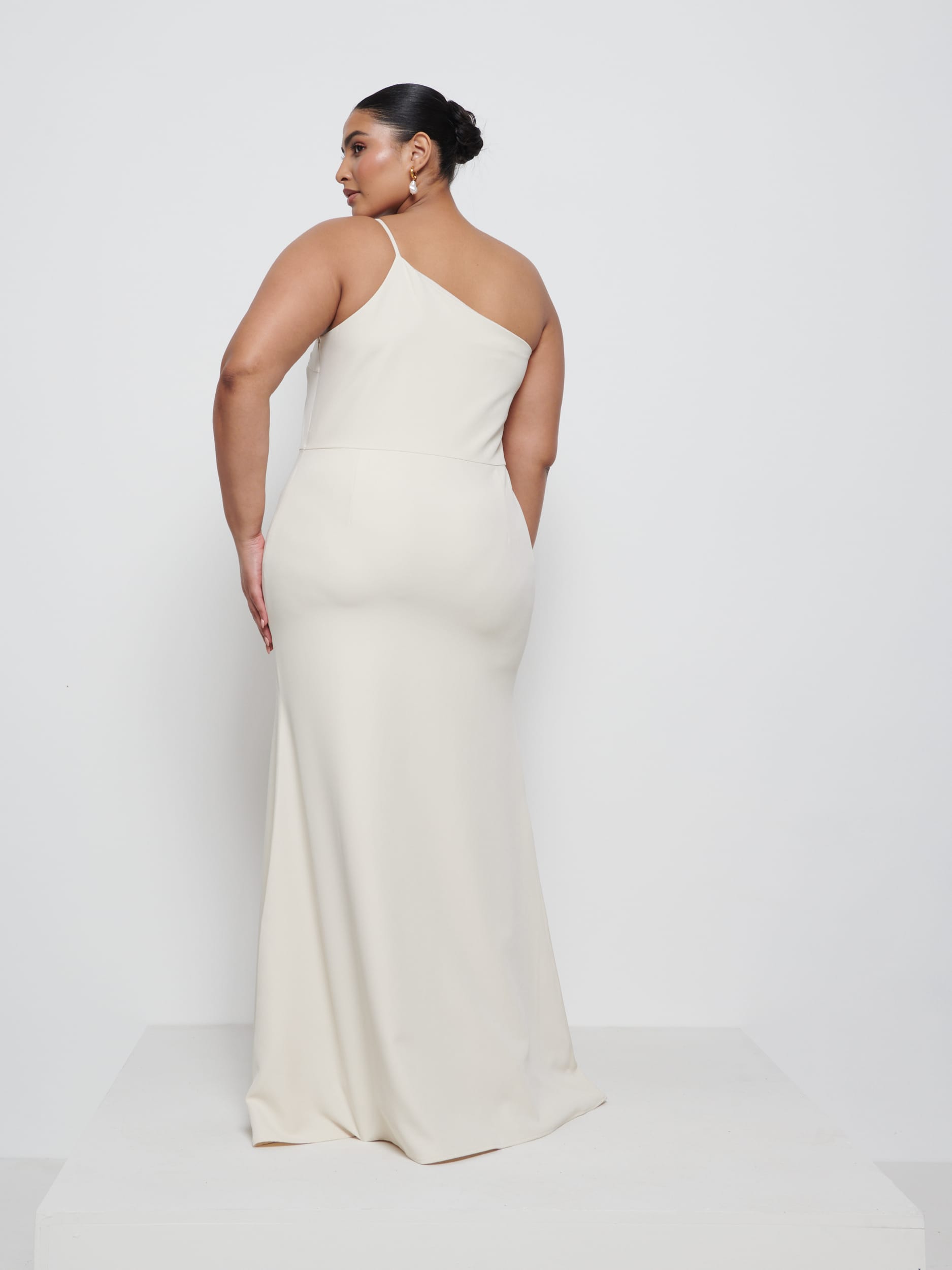 Amelia Crepe Maxi Bridesmaid Dress Curve - Champagne