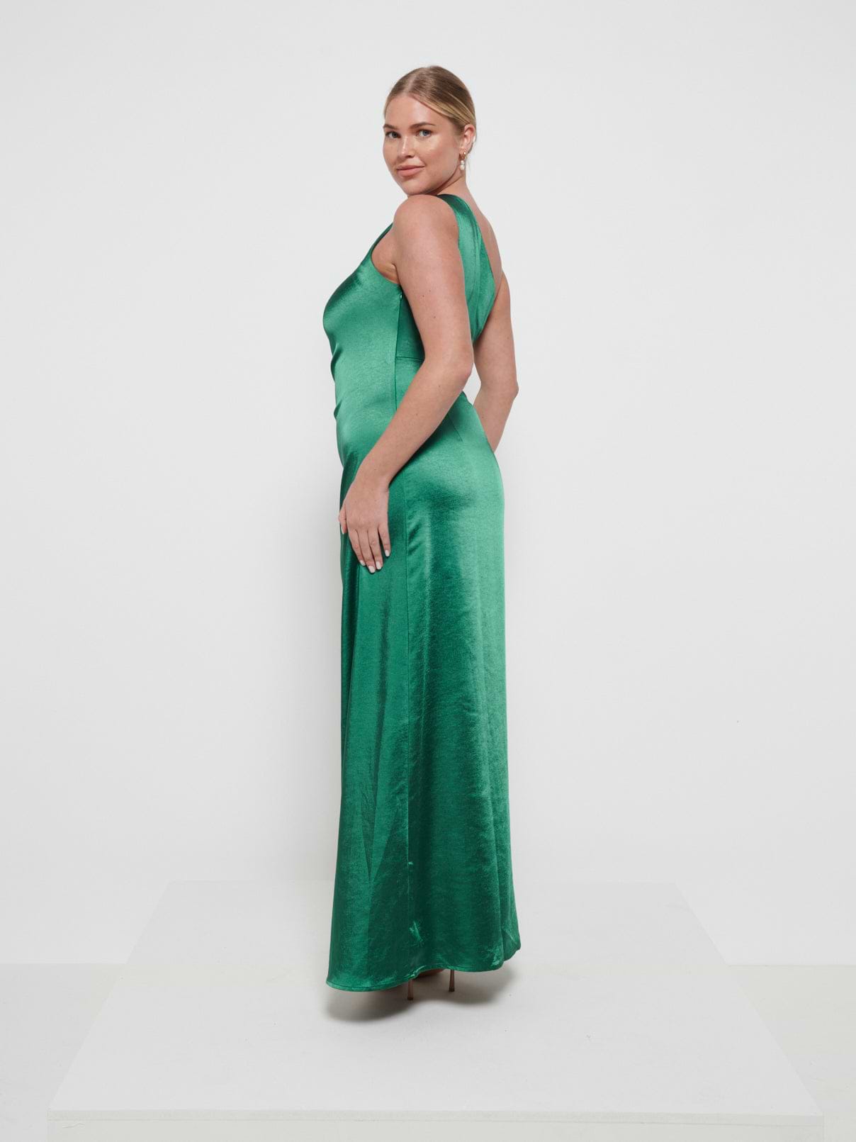 Amelia Ruched Maxi Bridesmaid Dress - Matte Emerald