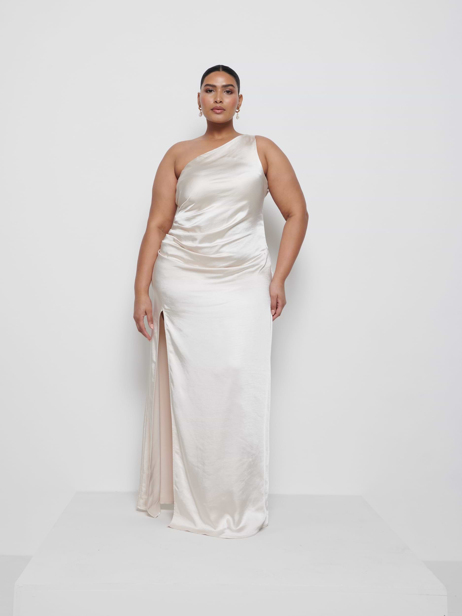 Amelia Ruched Maxi Bridesmaid Dress Curve - Champagne