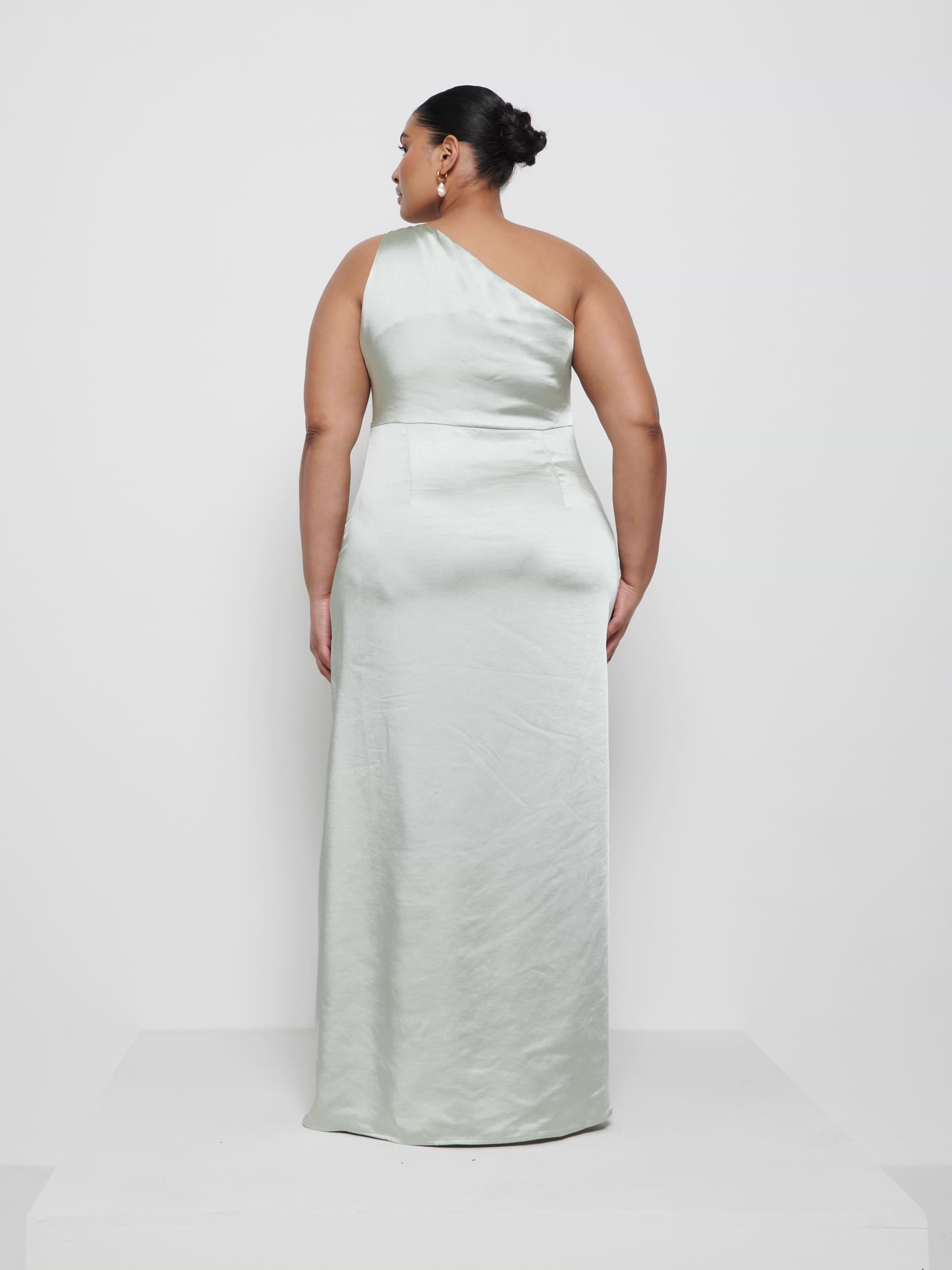 Amelia Ruched Maxi Bridesmaid Dress Curve - Sage