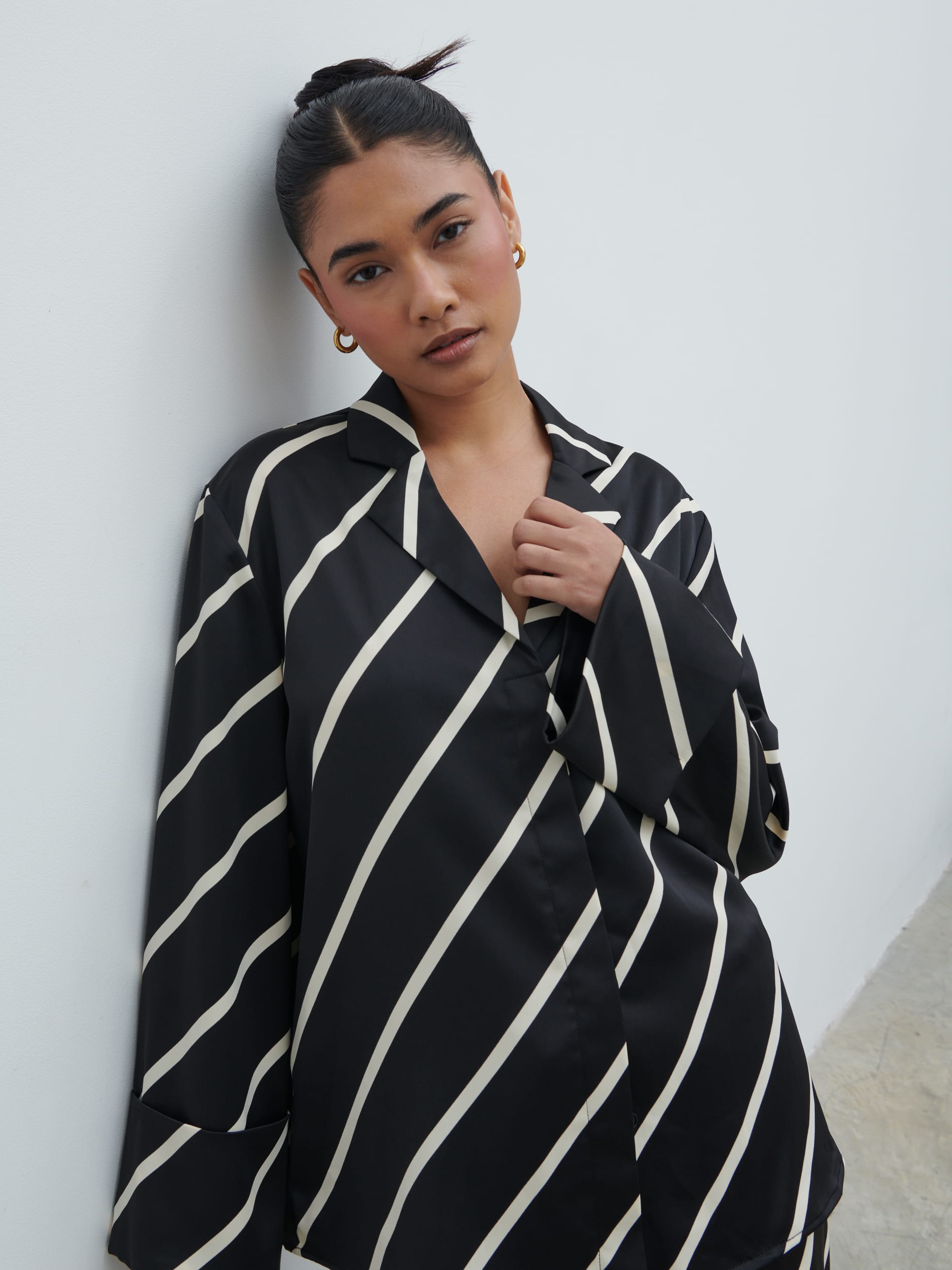 Bobbi Relaxed Shirt - Black Asymmetric Stripe