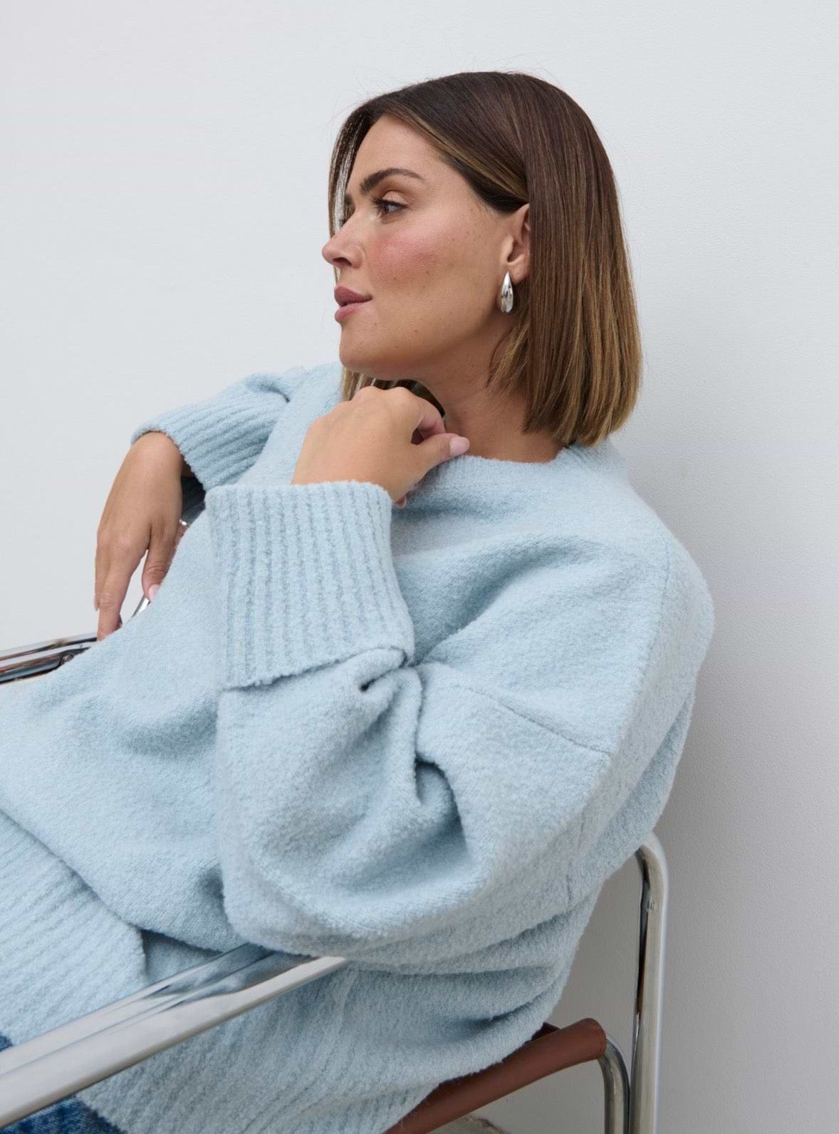 Camille Oversized Borg Knit Jumper Curve - Pale Blue