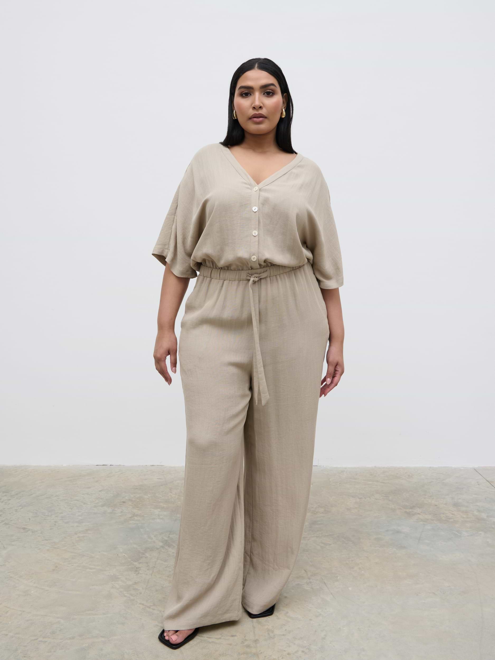 Carey Easywear Jumpsuit Curve - Stone