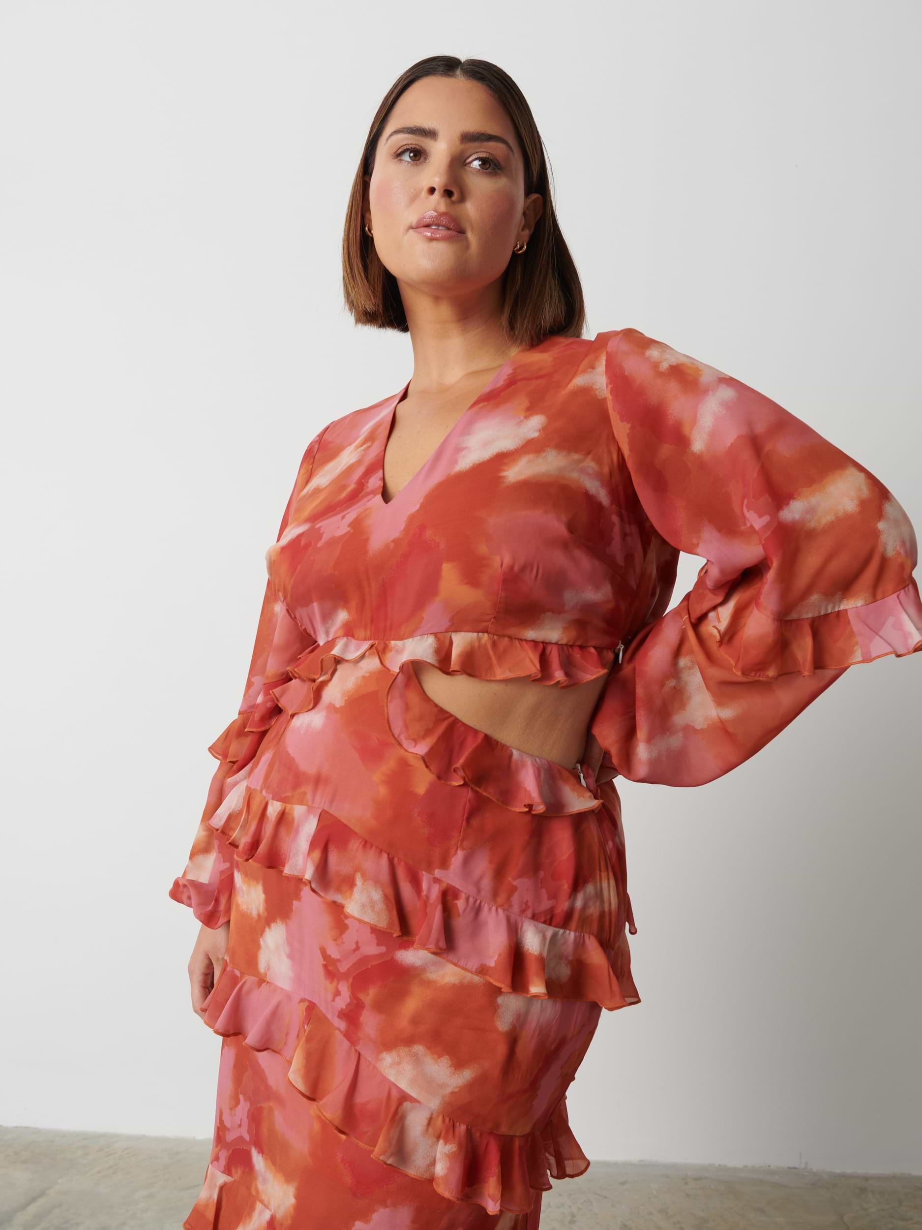 Evie Ruffle Maxi Dress Curve - Abstract Watercolour