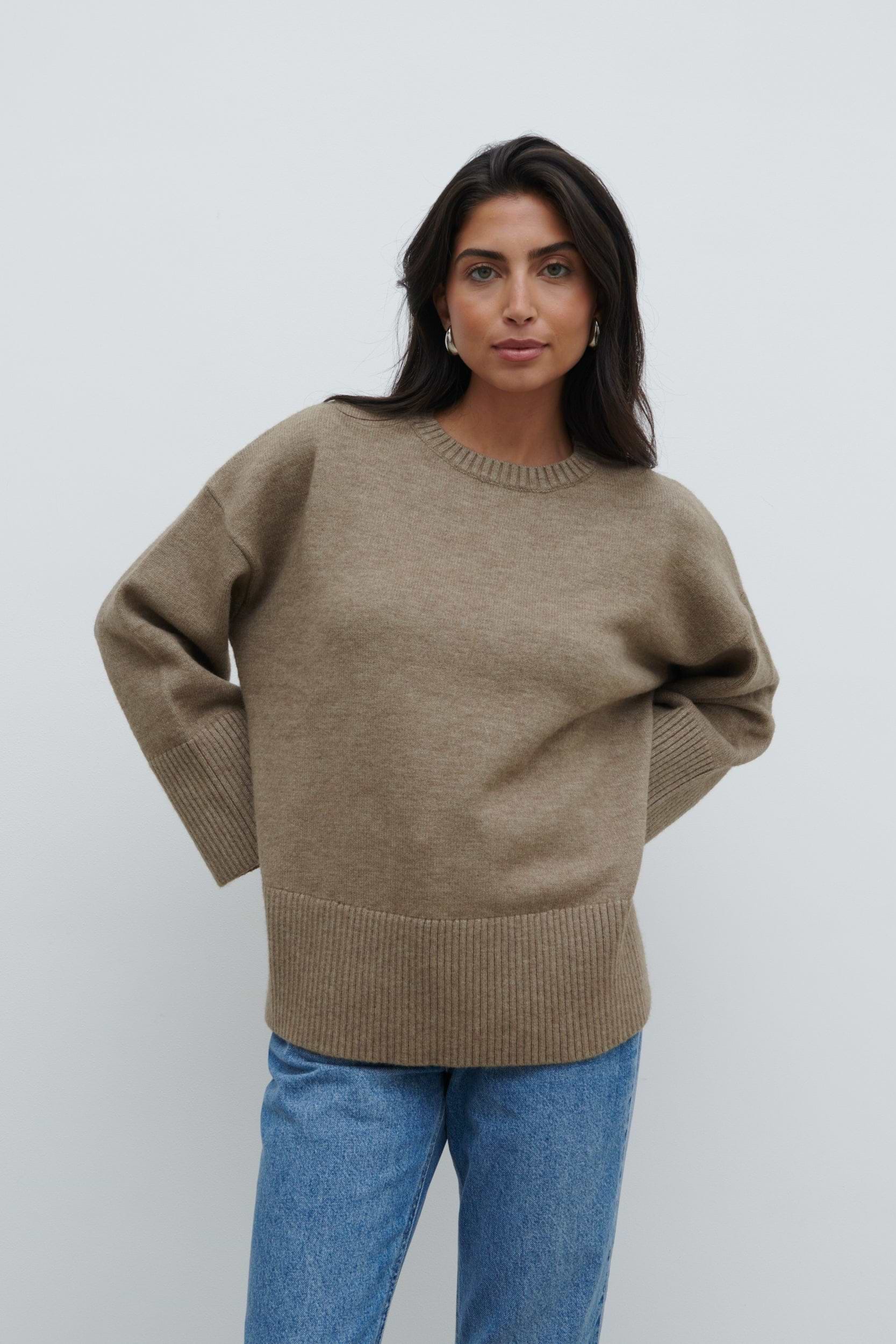 Finnity Slouchy Crew Neck Knit Jumper - Mushroom