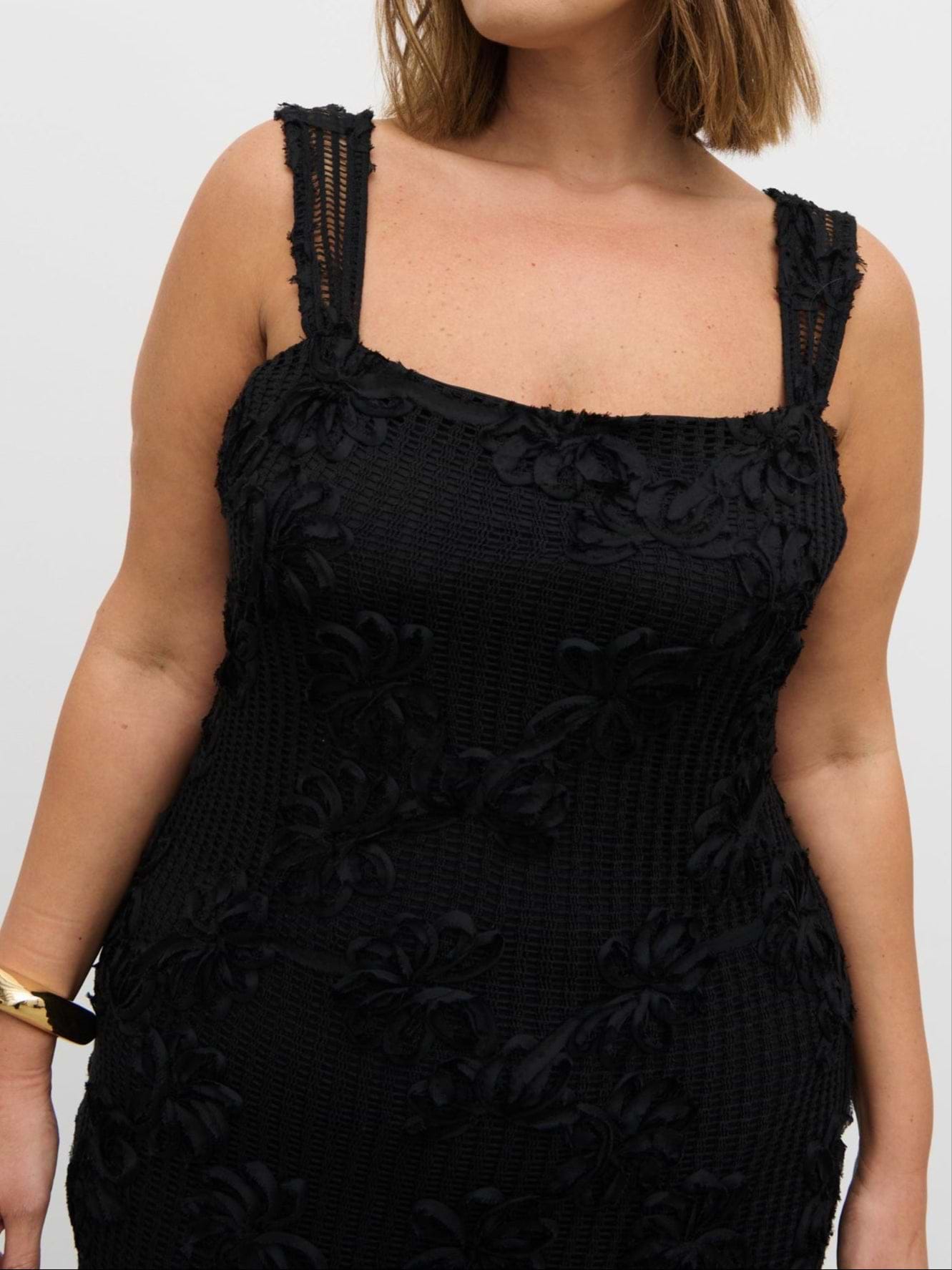 Gigou Crochet Floral Maxi Dress Curve - Black
