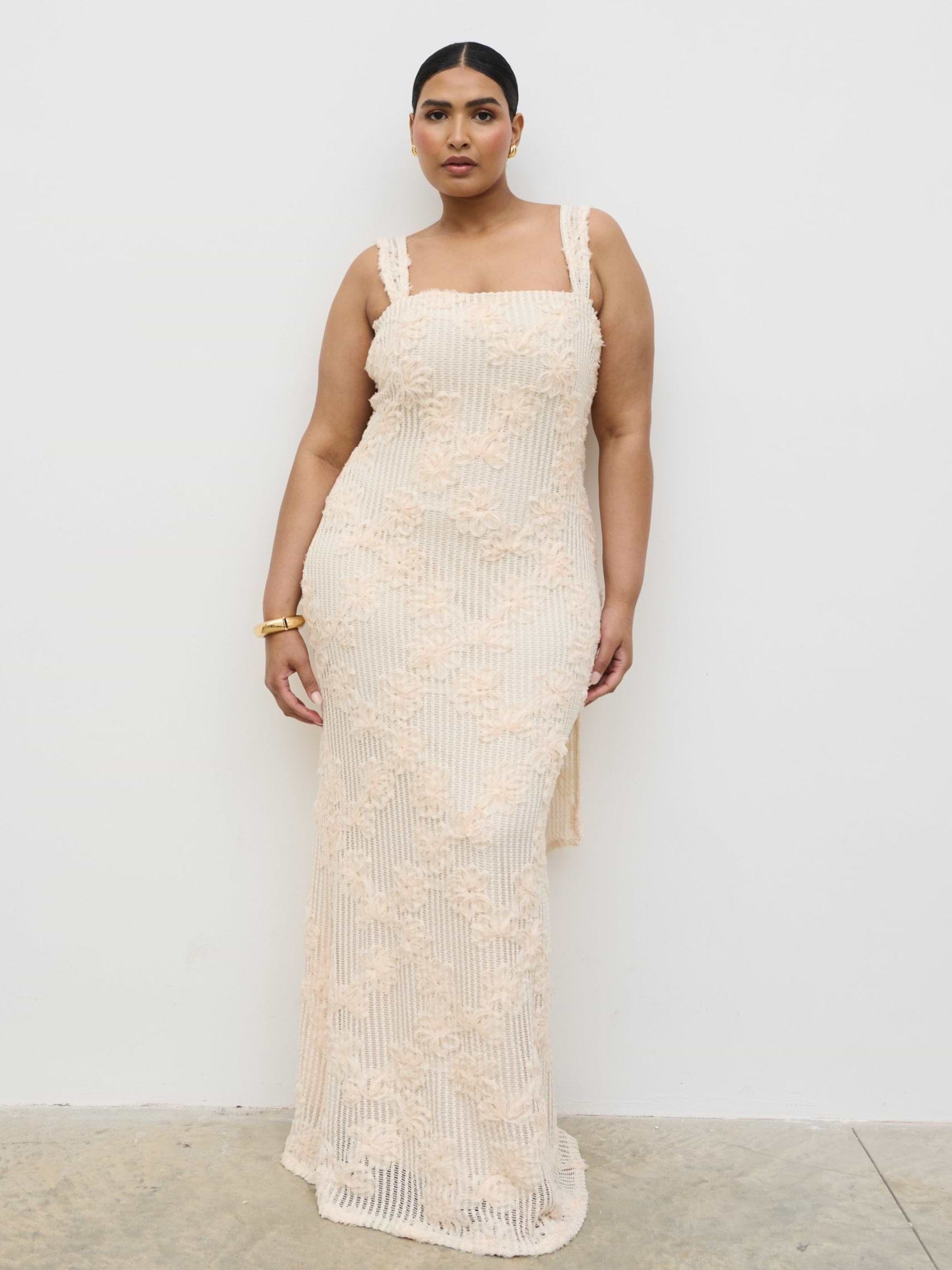 Gigou Crochet Floral Maxi Dress Curve - Cream