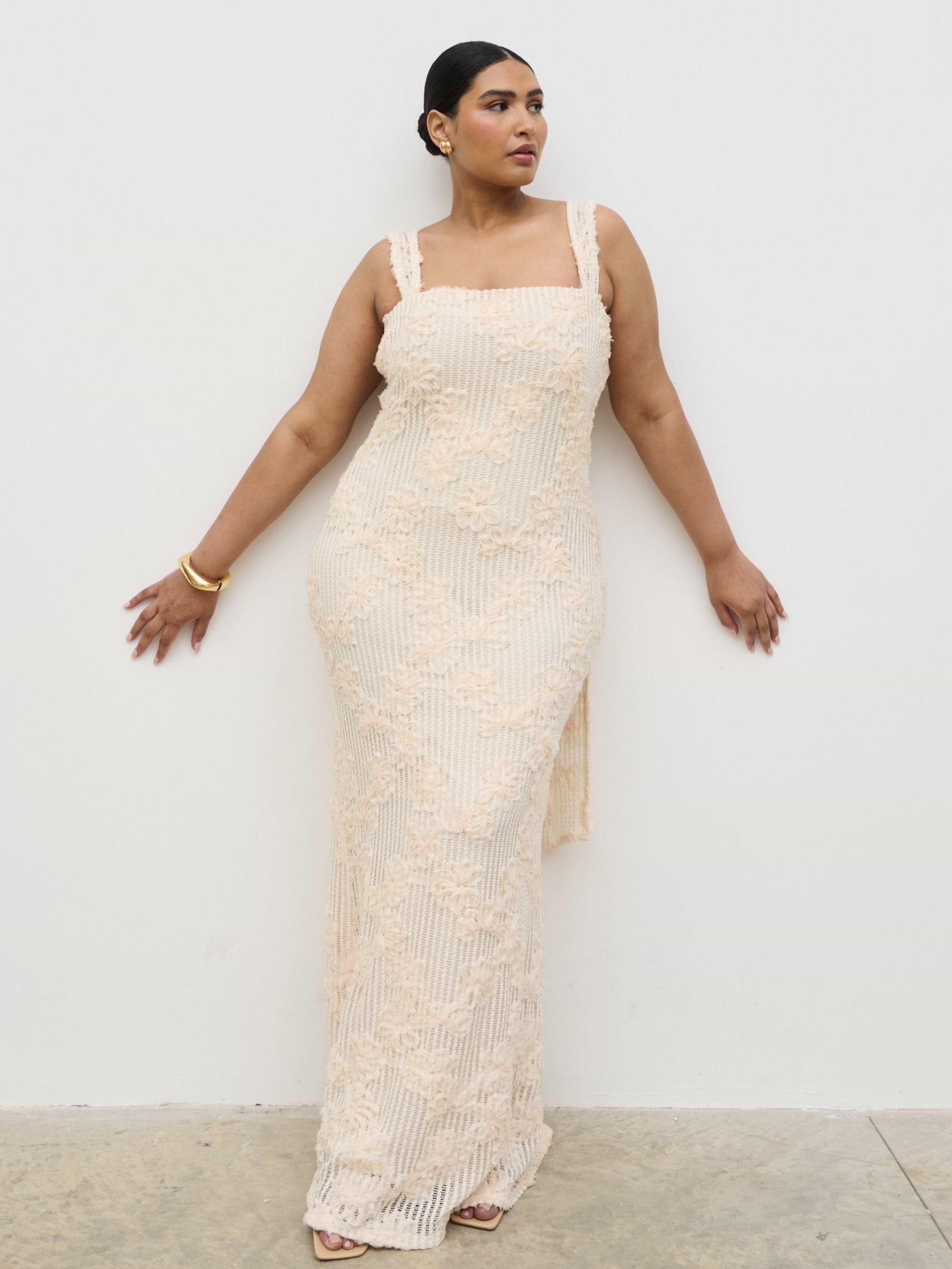 Gigou Crochet Floral Maxi Dress Curve - Cream