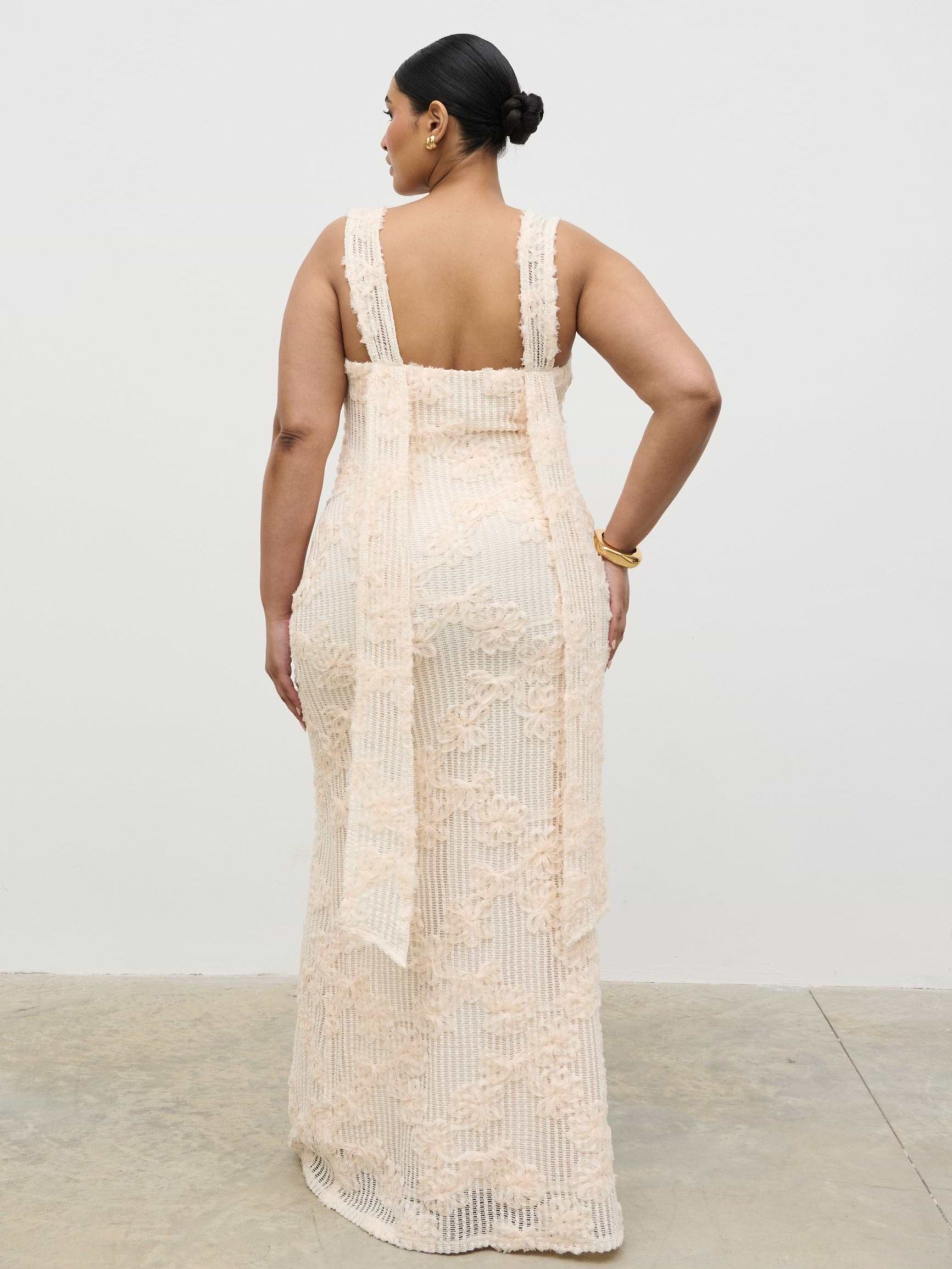 Gigou Crochet Floral Maxi Dress Curve - Cream