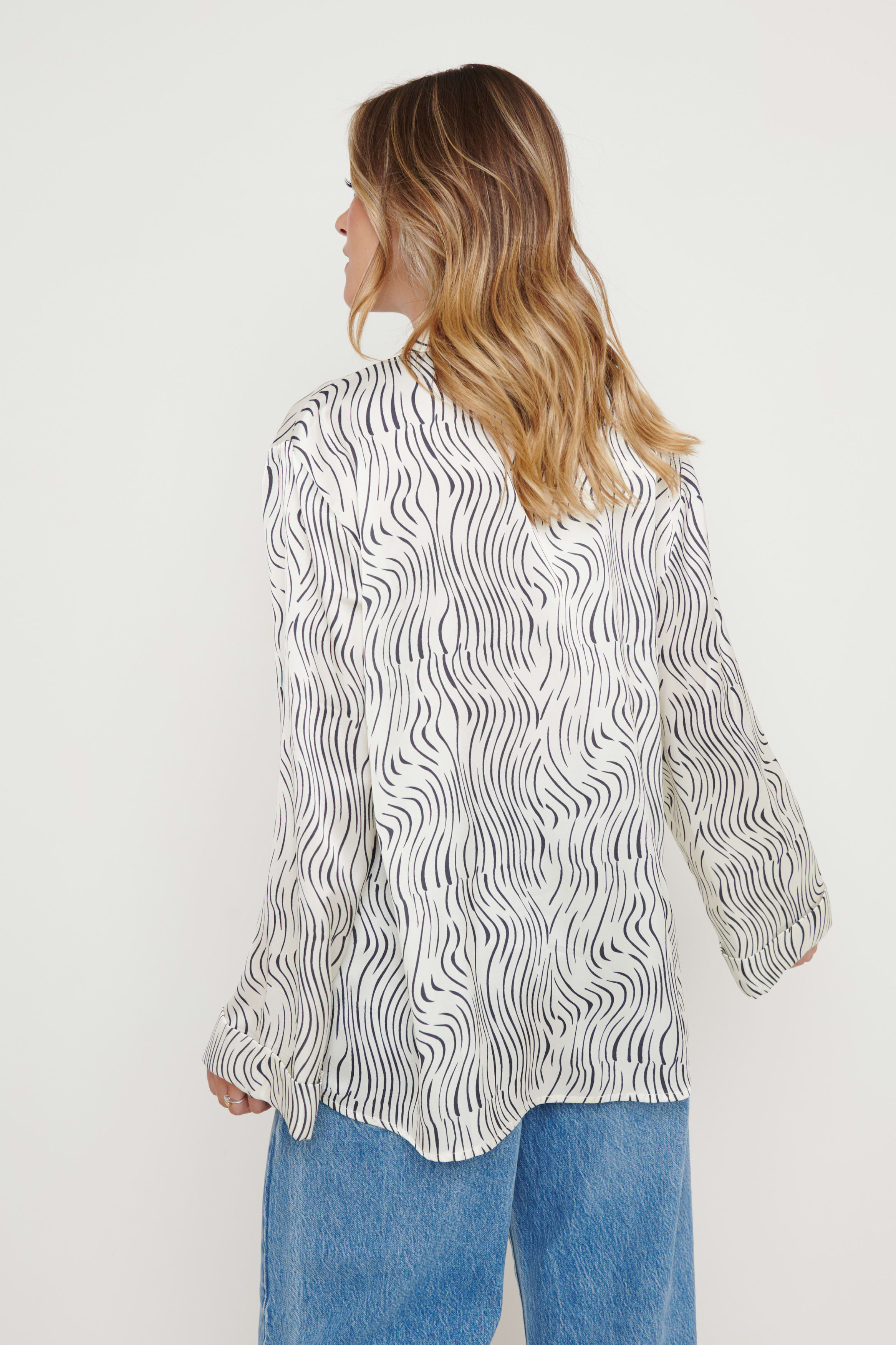 Hailee Relaxed Blouse - Abstract Wave