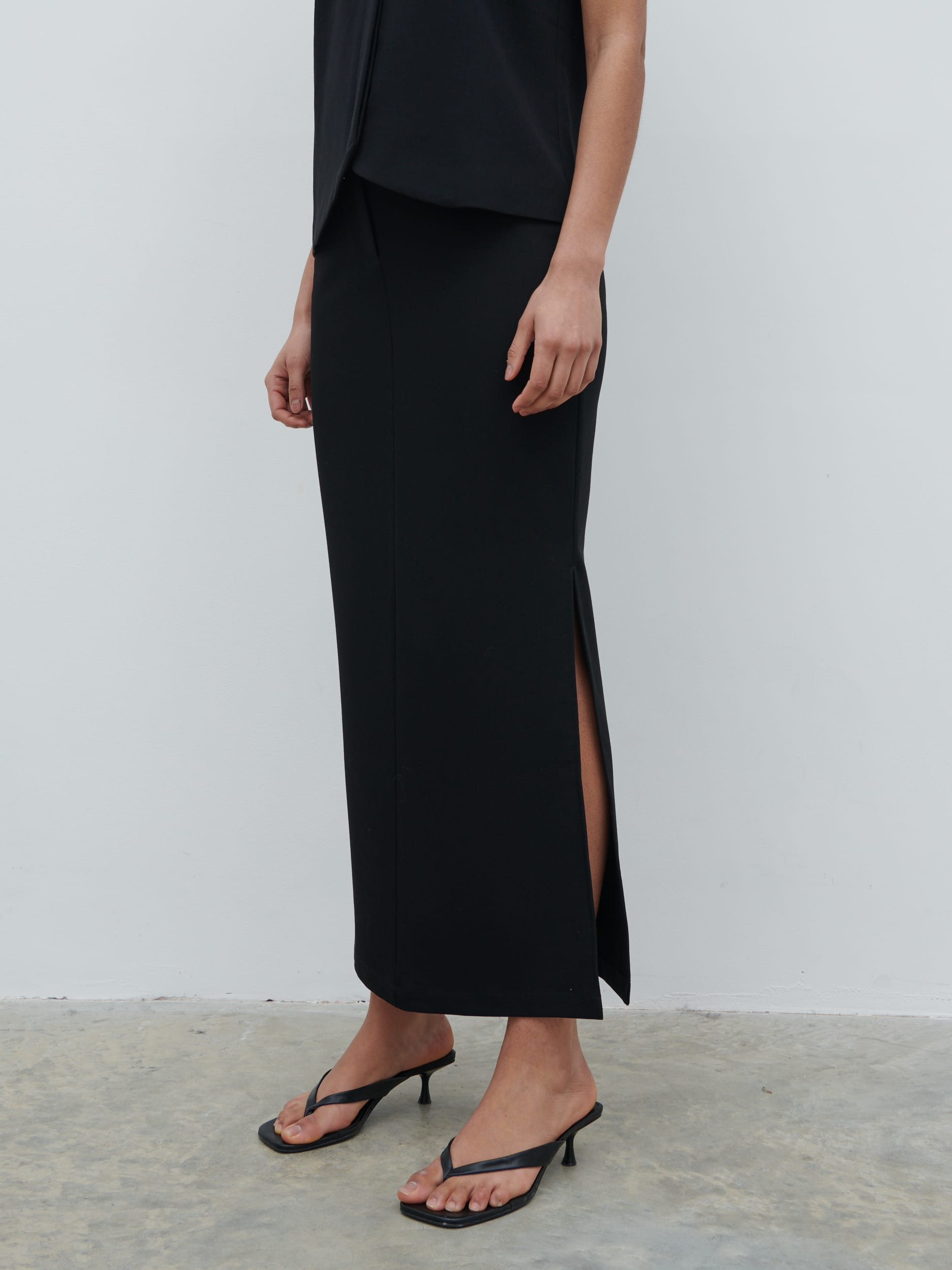 Harlee Tailored Midaxi Skirt - Black