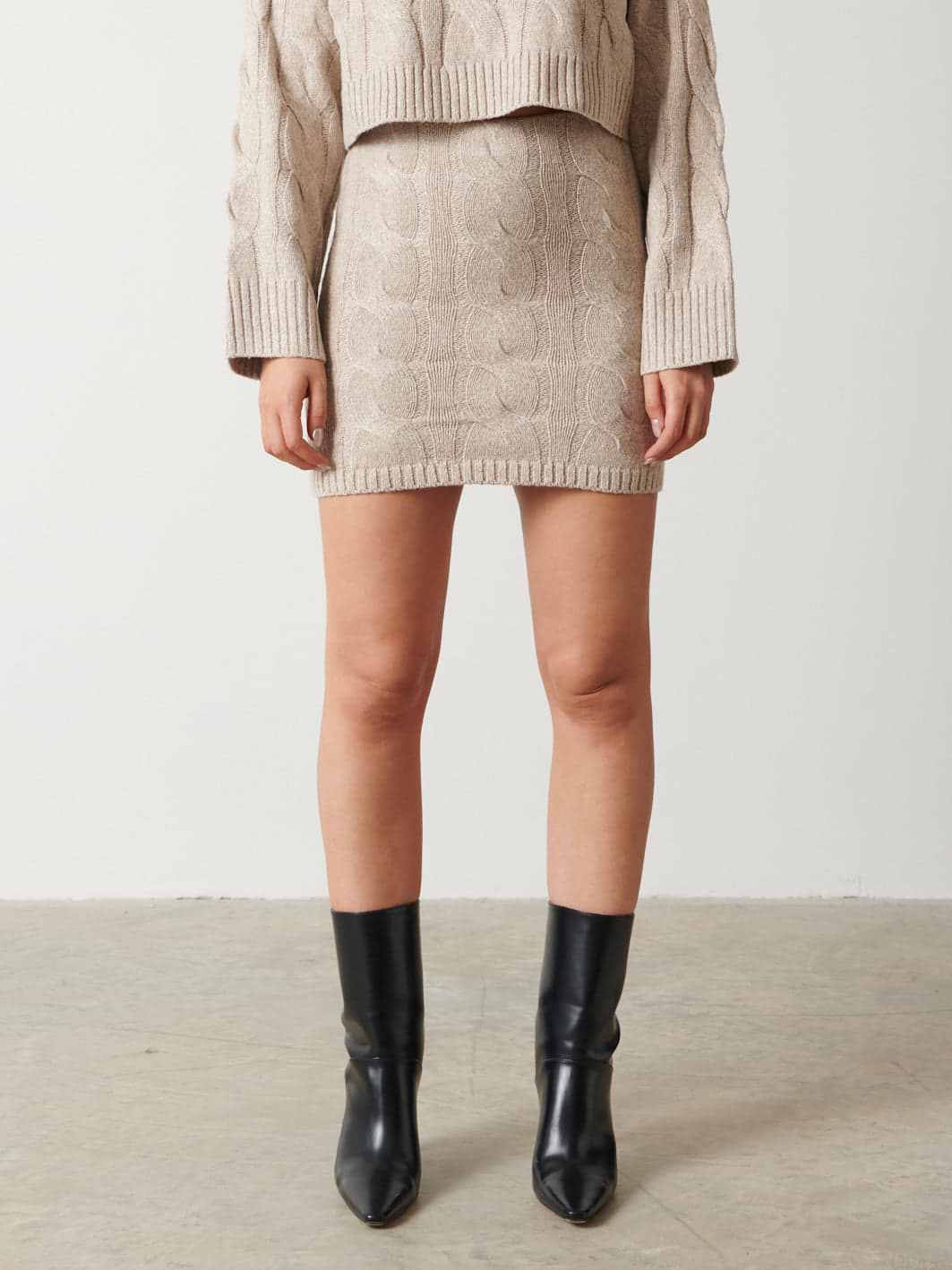 Hunter Cable Knit Mini Skirt - Beige