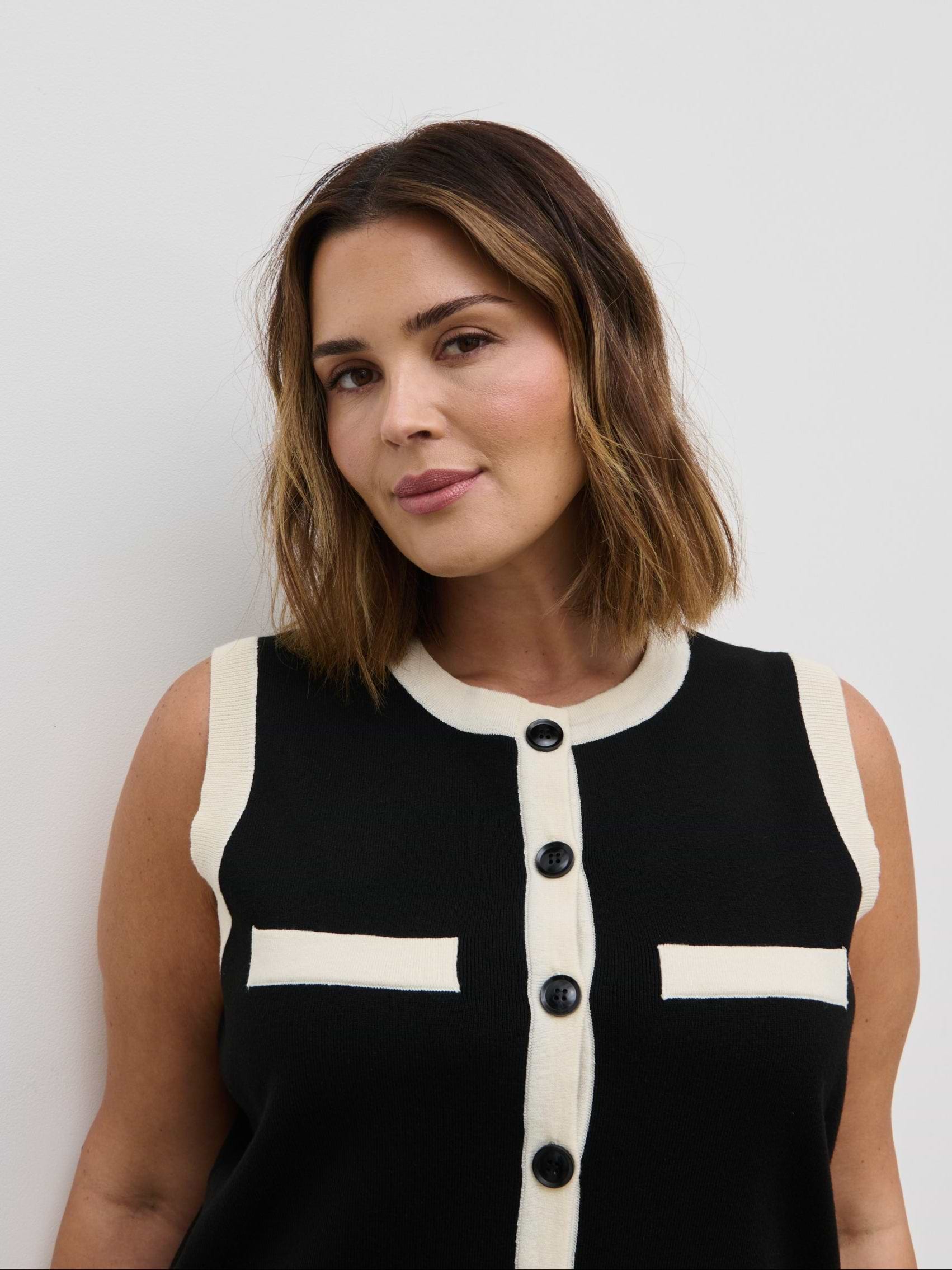 Indigo Contrast Knit Waistcoat Curve - Black and Cream