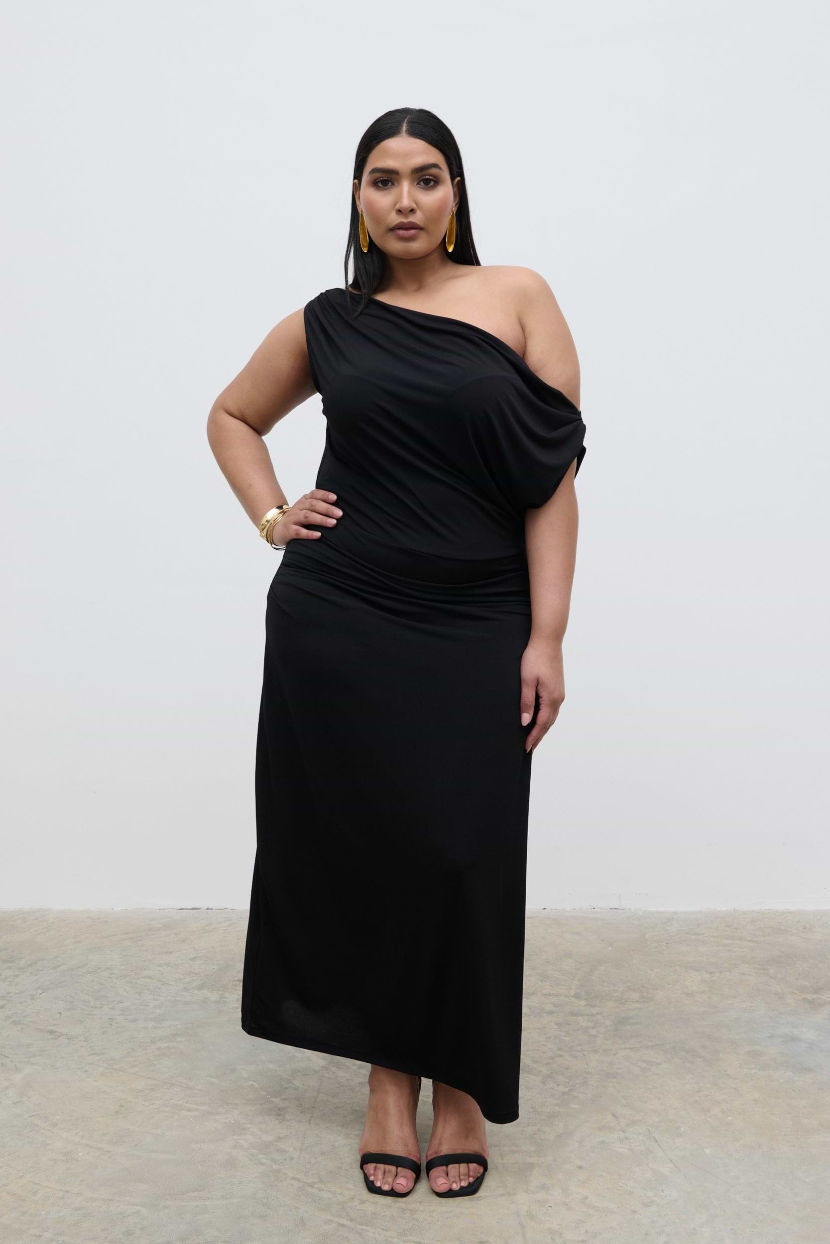 Janece Asymmetric Jersey Dress Curve - Black