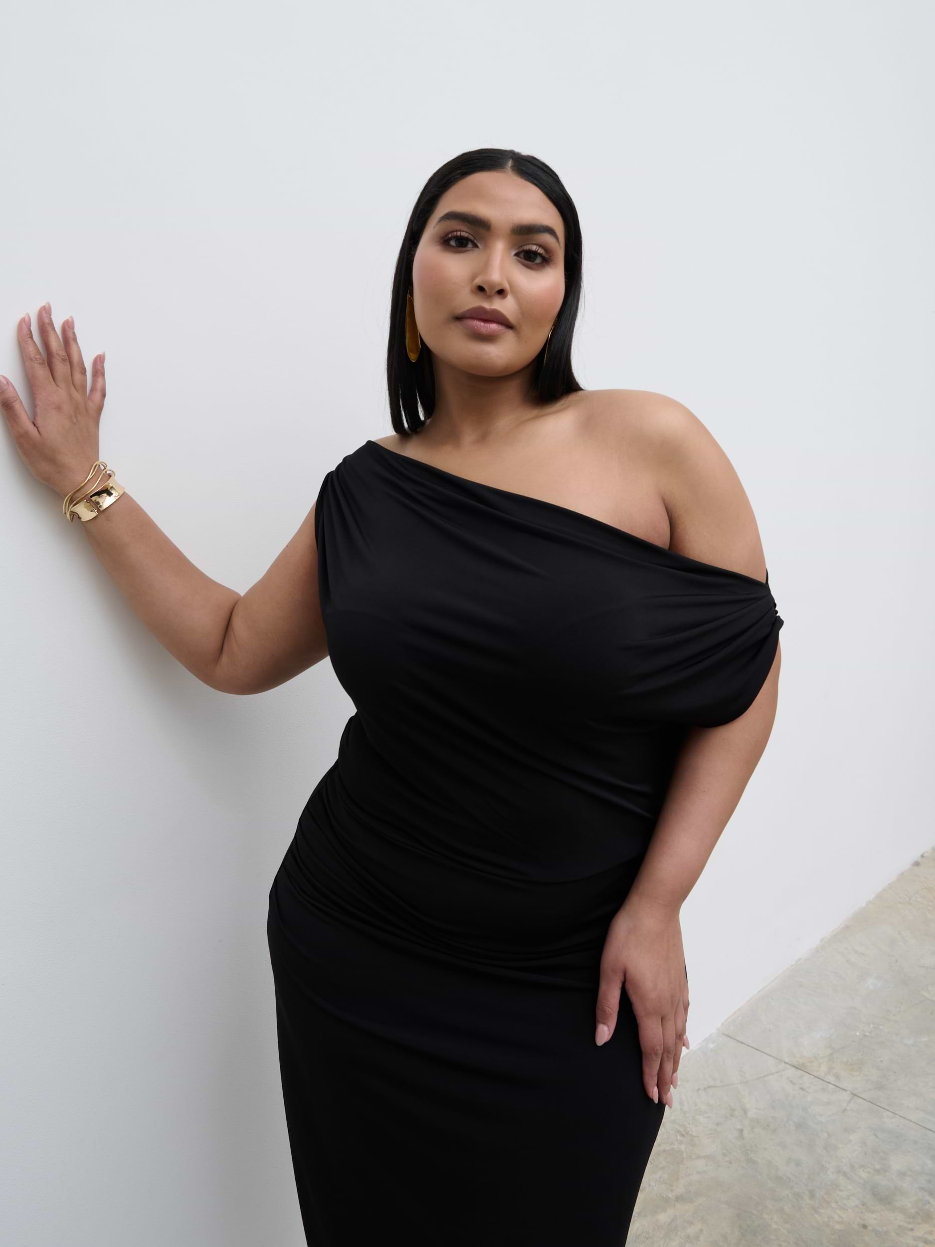 Janece Asymmetric Jersey Dress Curve - Black