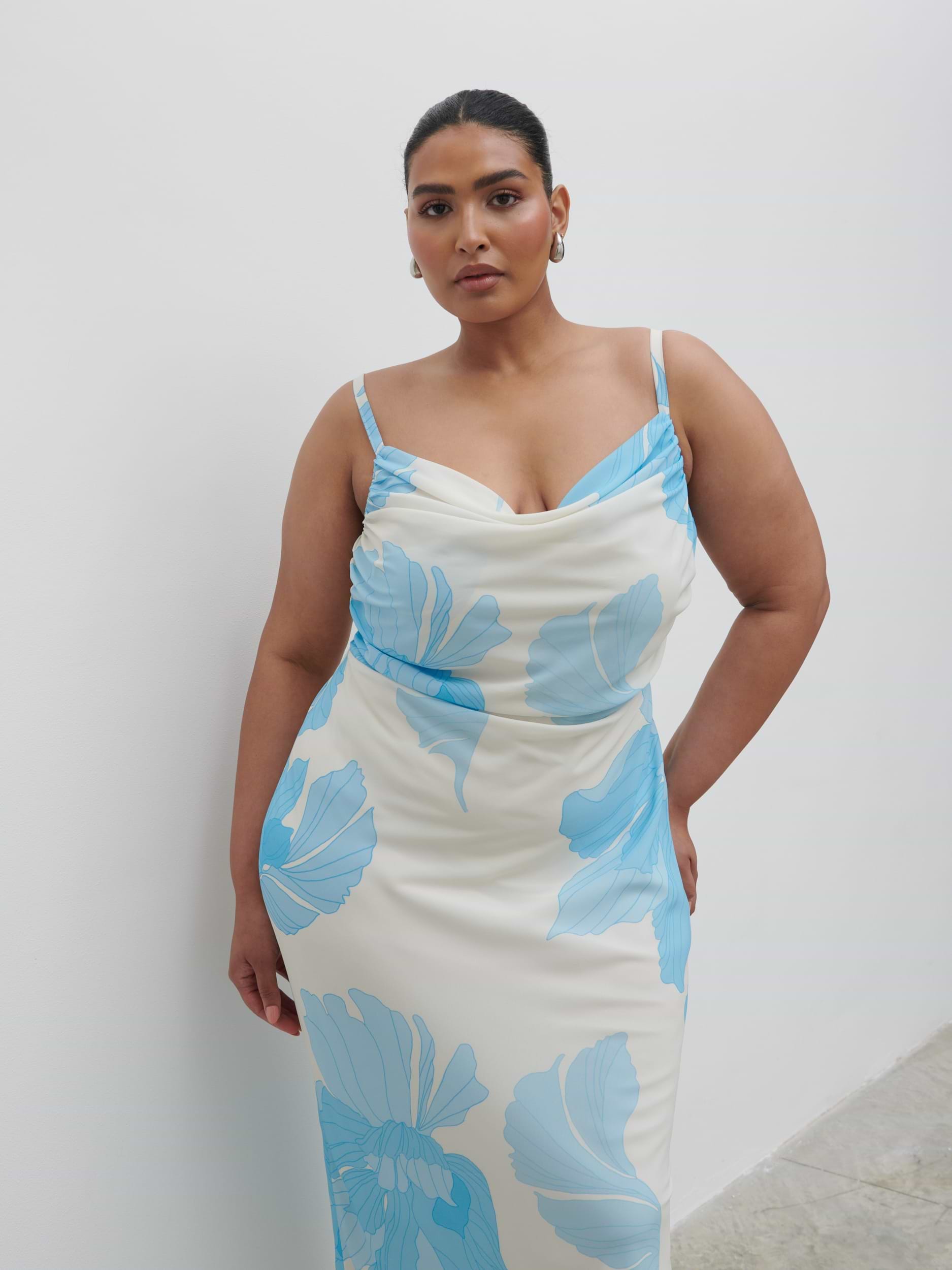 Keisha Ruched Midaxi Dress Curve - Blue and Cream Floral