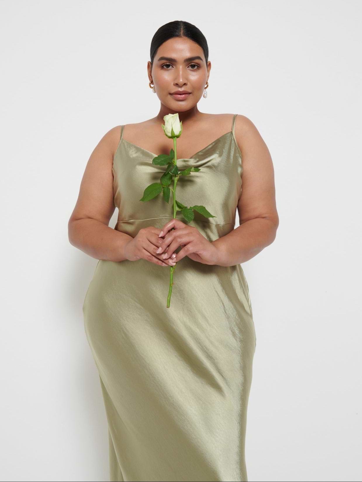 Keisha Maxi Bridesmaid Dress Curve - Matte Olive