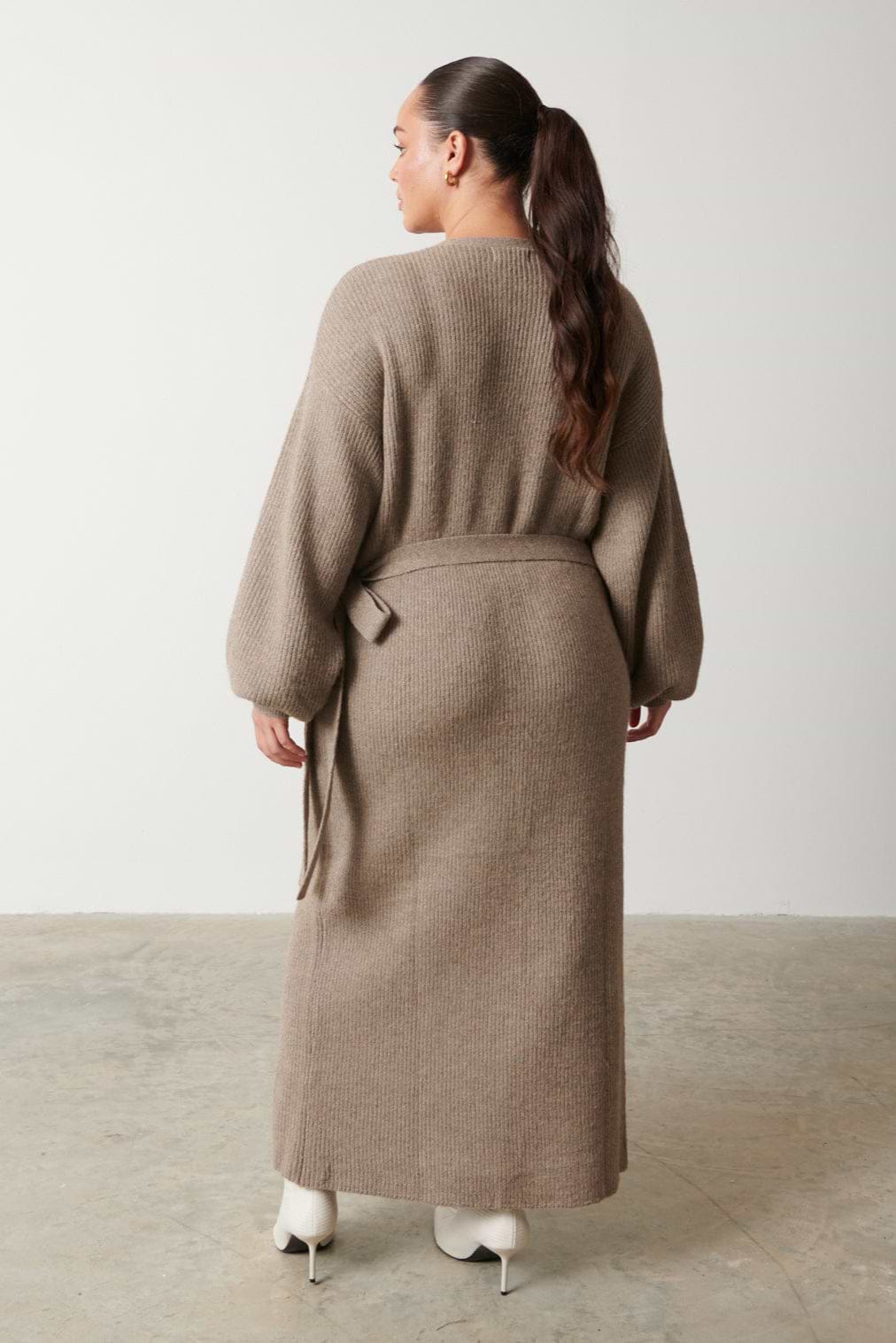 Kinsley Ribbed Wrap Dress Curve - Mushroom