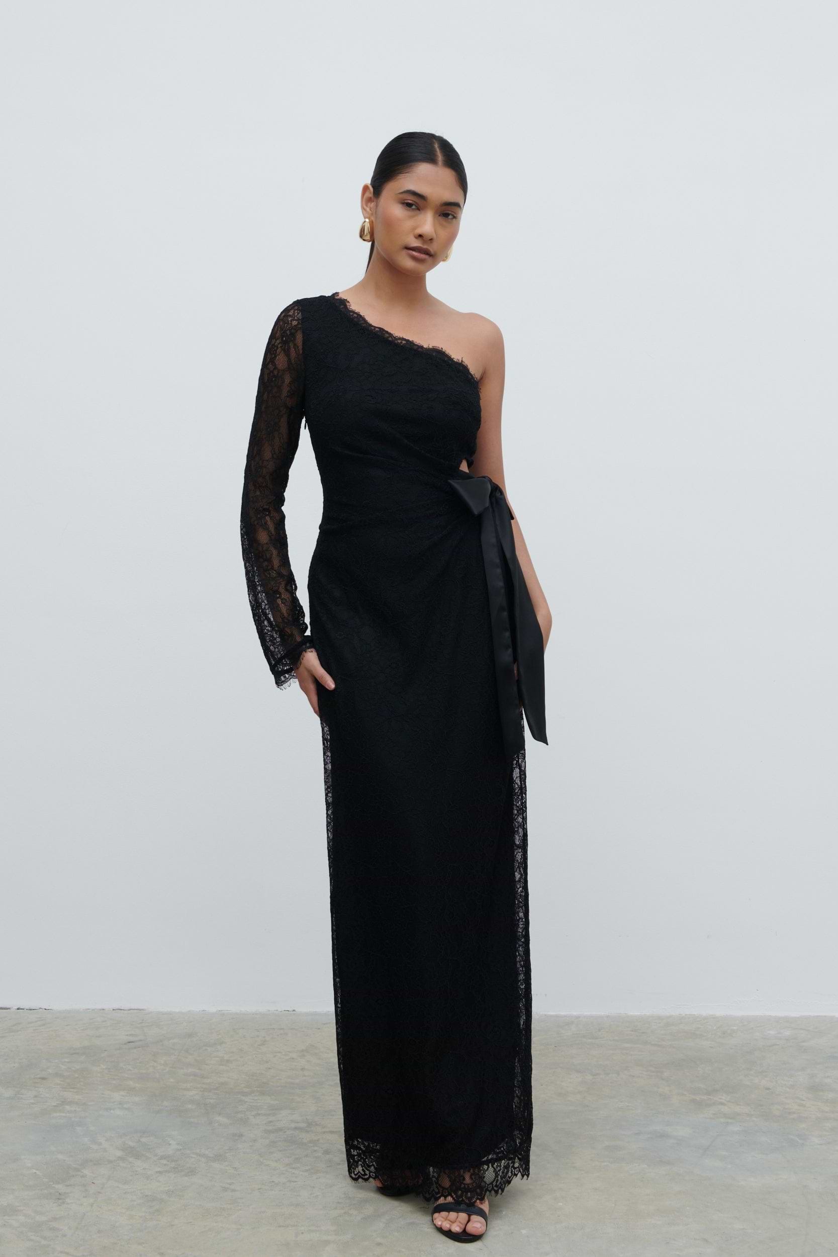 Mollie One Shoulder Lace Maxi Dress - Black