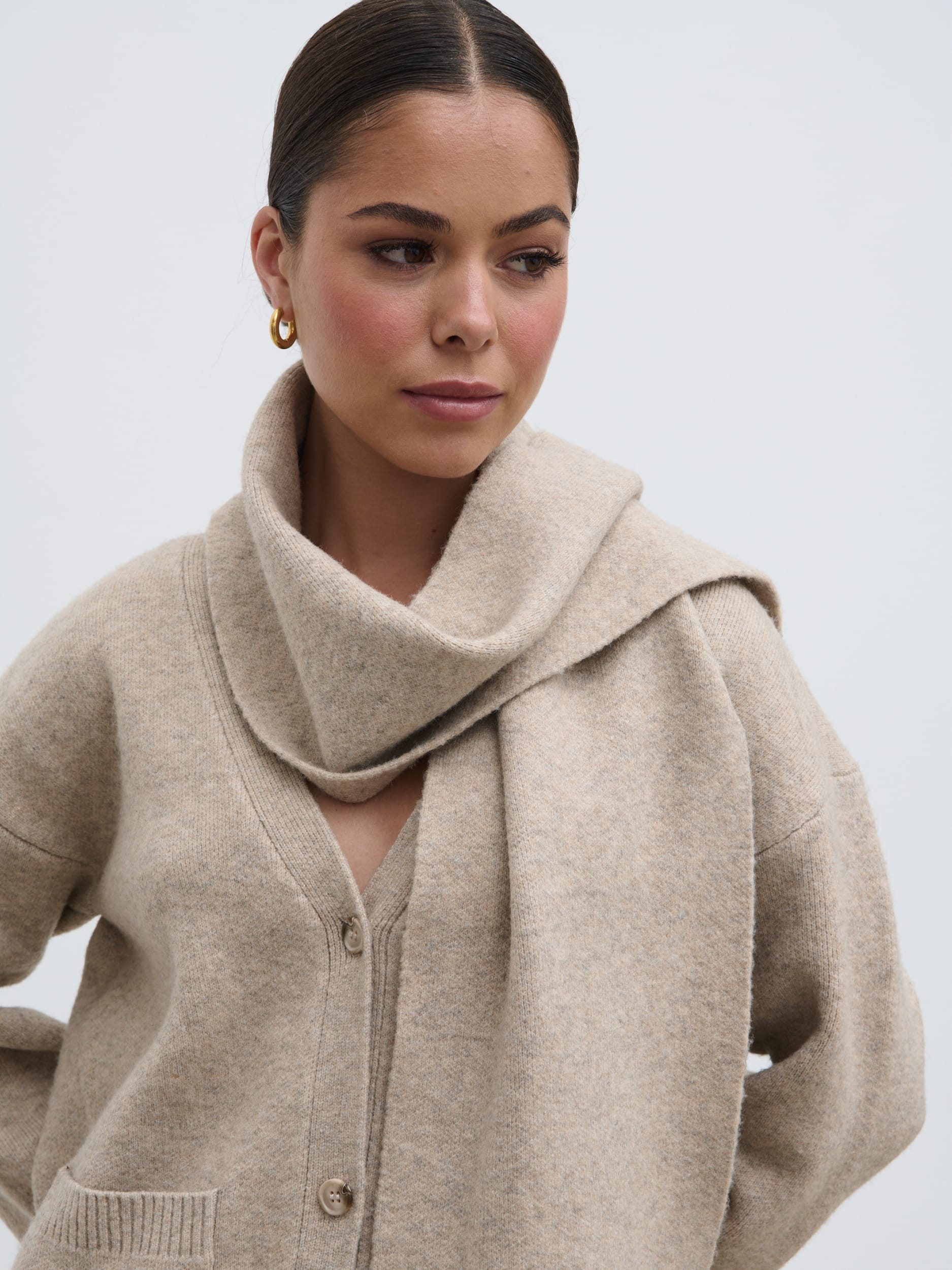 Murphy Cardigan Knit Scarf Set - Beige