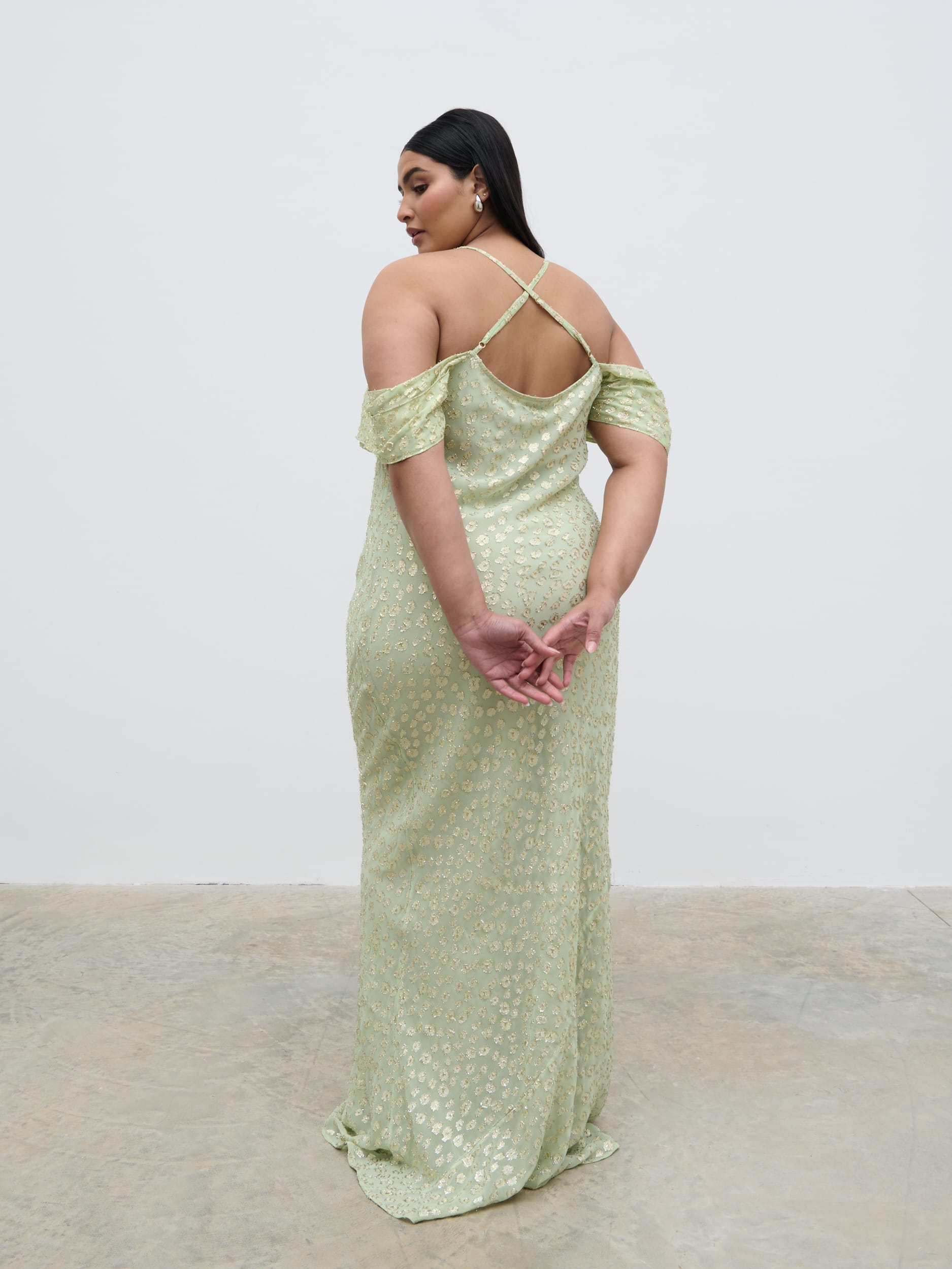 Nia Cold Shoulder Maxi Dress Curve - Pistachio Metallic