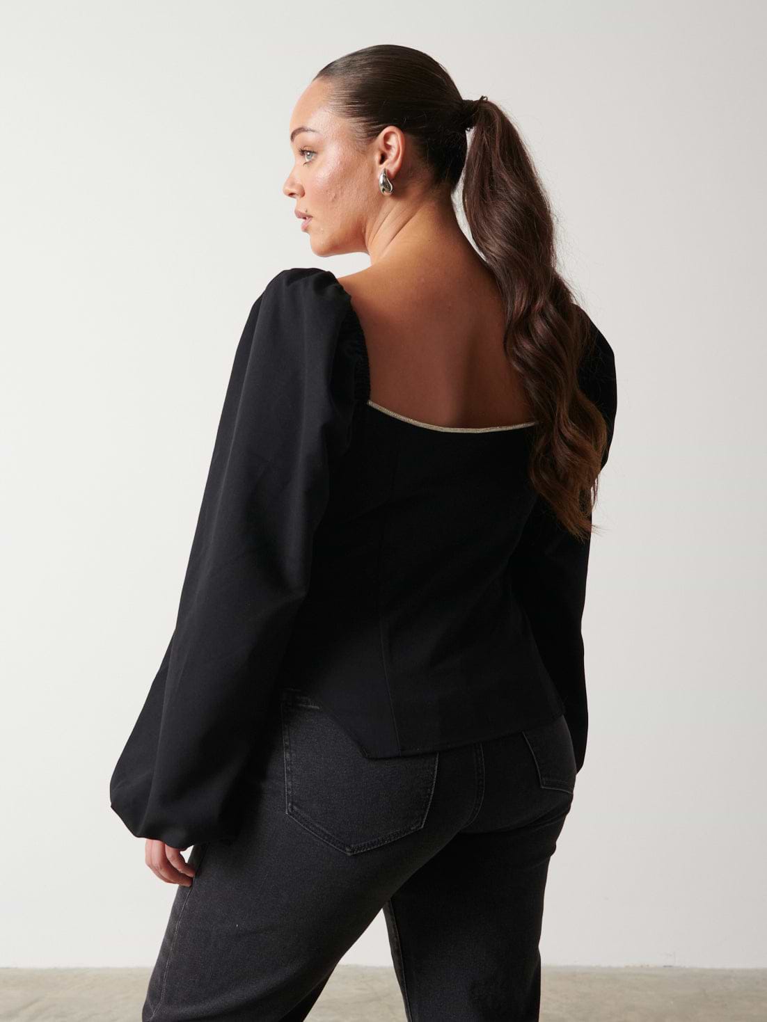 Niamh Embellished Top Curve - Black