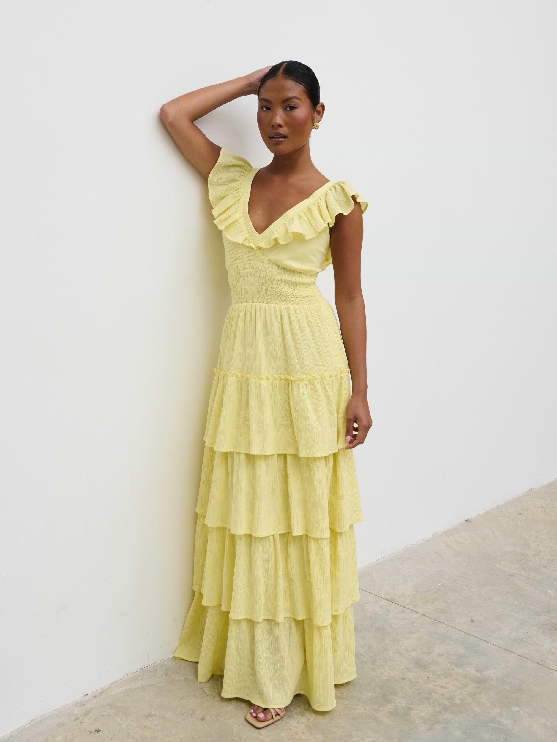 Elle Is 5'3" & Wears Size UK 6