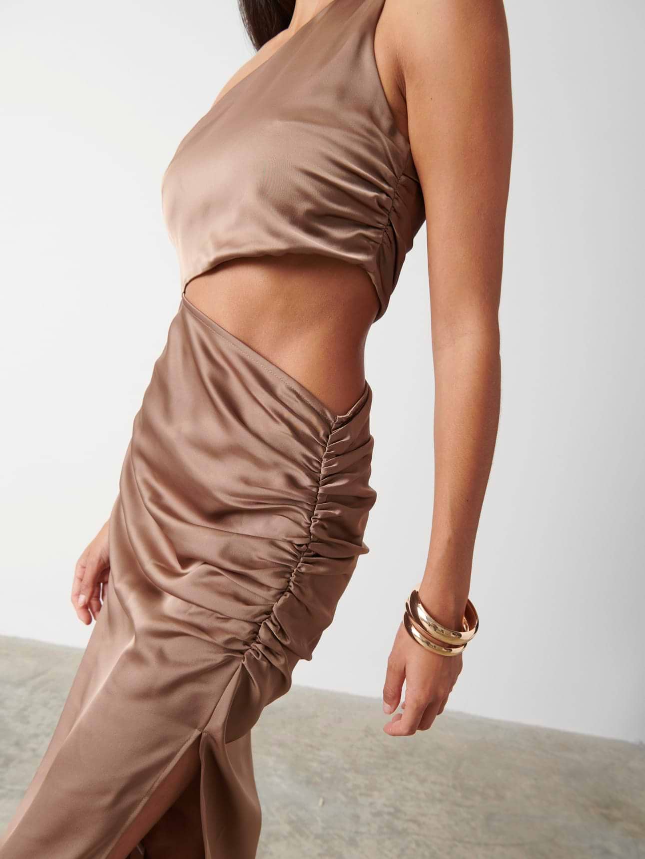 Sachi Cut Out Ruched Midaxi Dress - Mocha