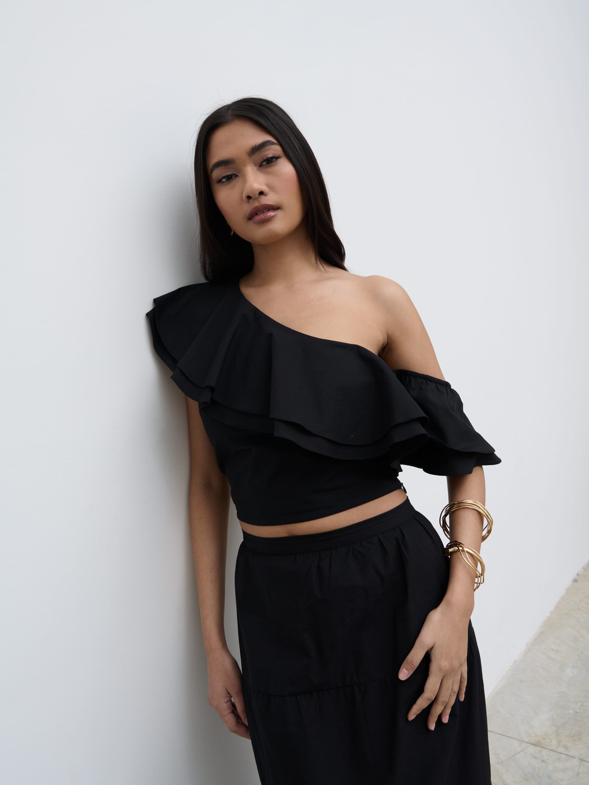 Sol Ruffle Cropped Top - Black