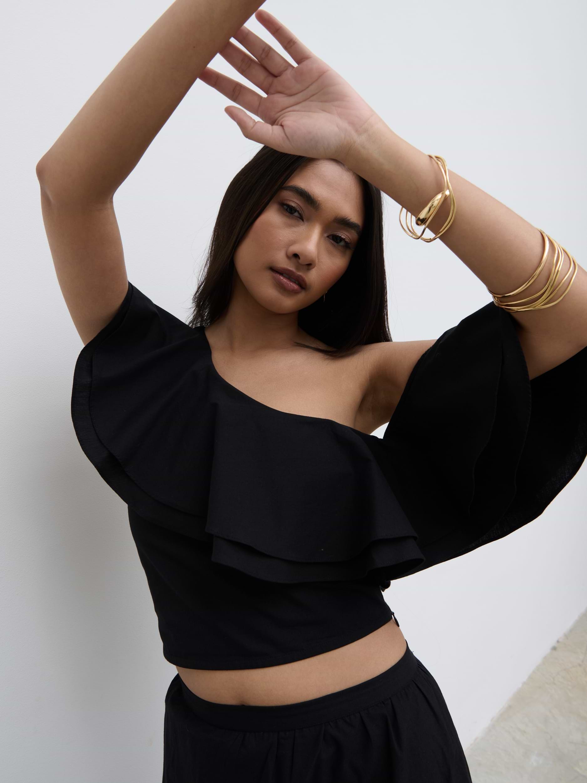 Sol Ruffle Cropped Top - Black
