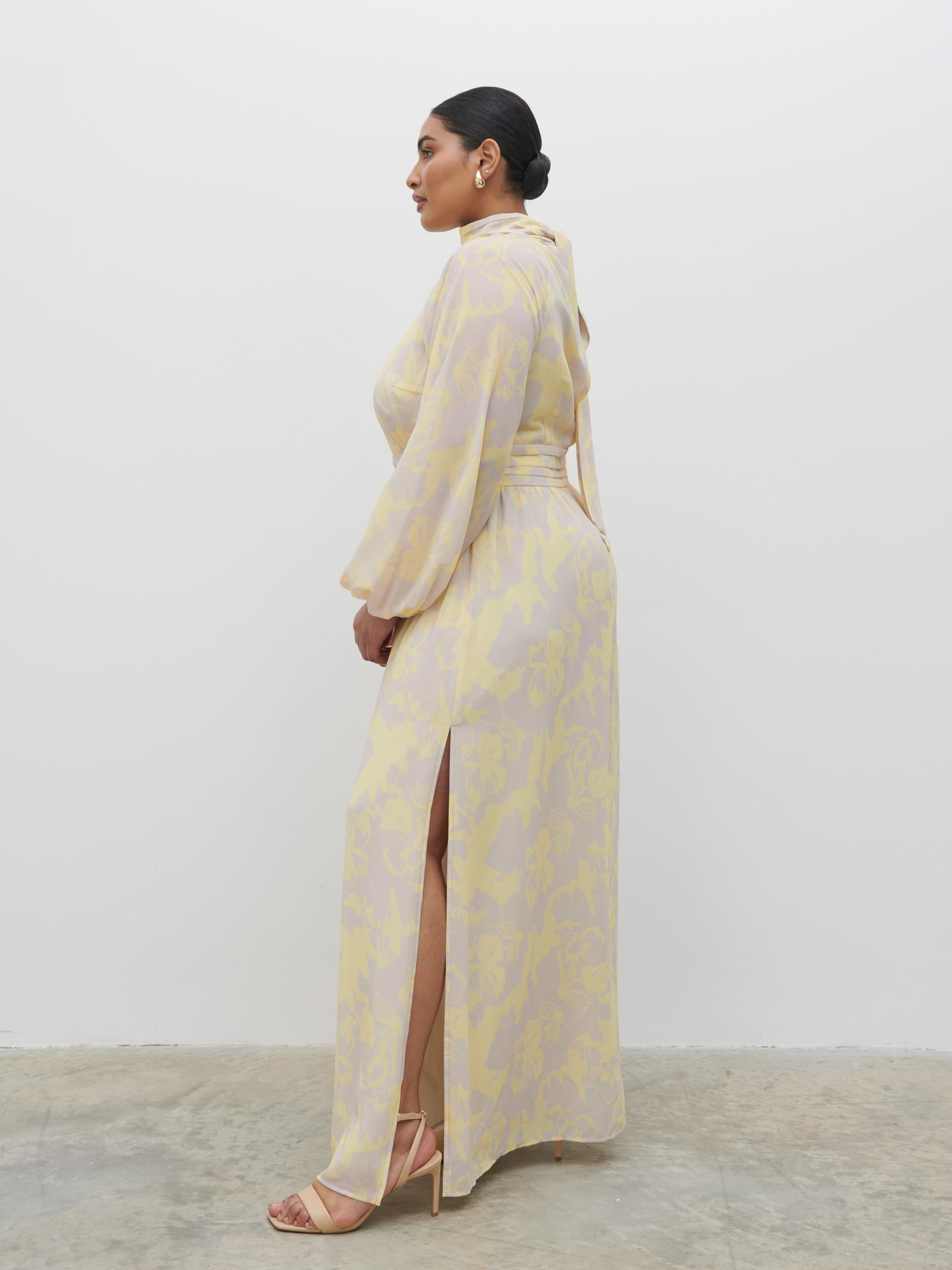 Steph Keyhole Maxi Dress Curve - Lemon and Beige Floral