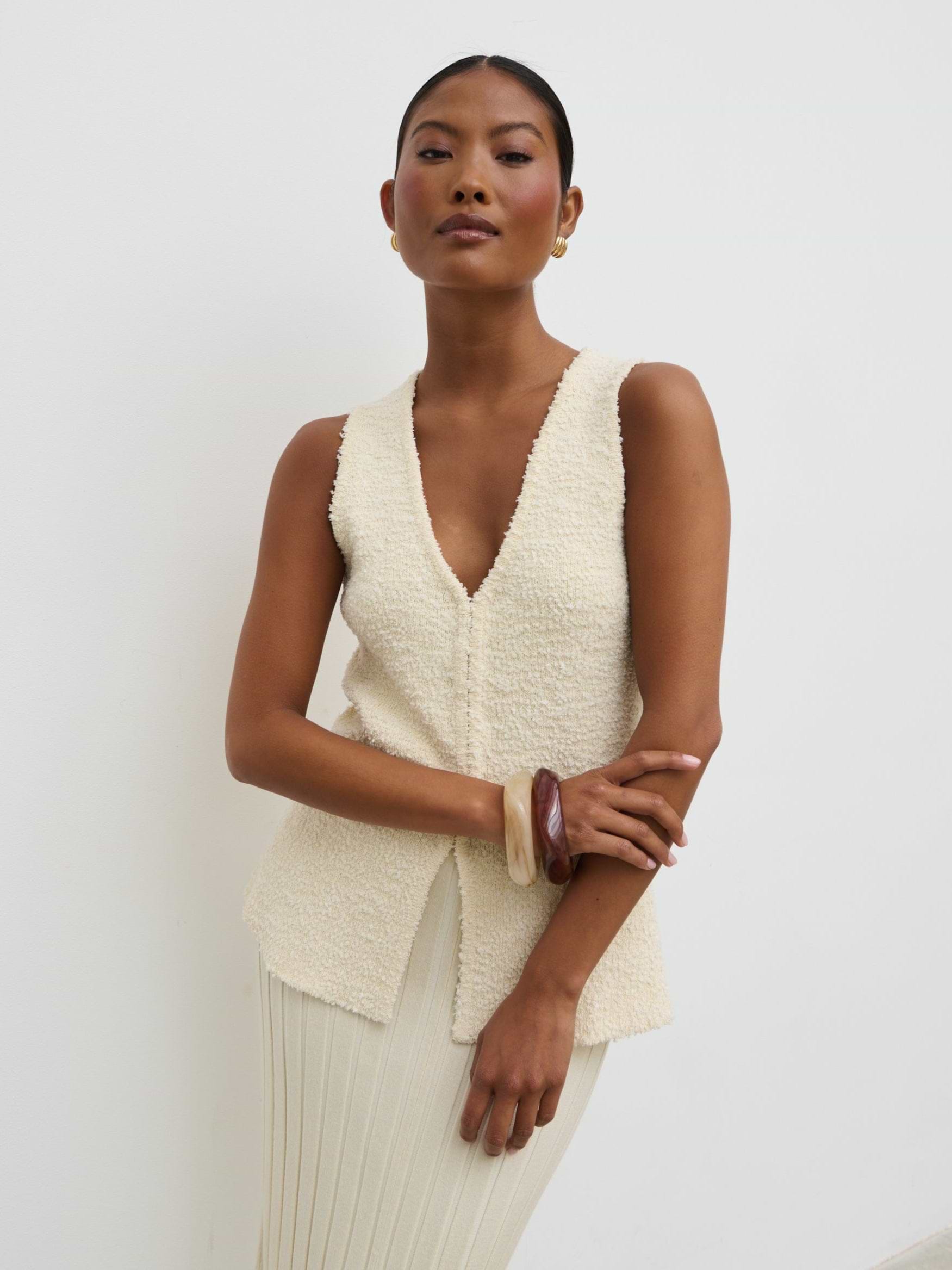 Tyla Boucle Knit Waistcoat - Cream