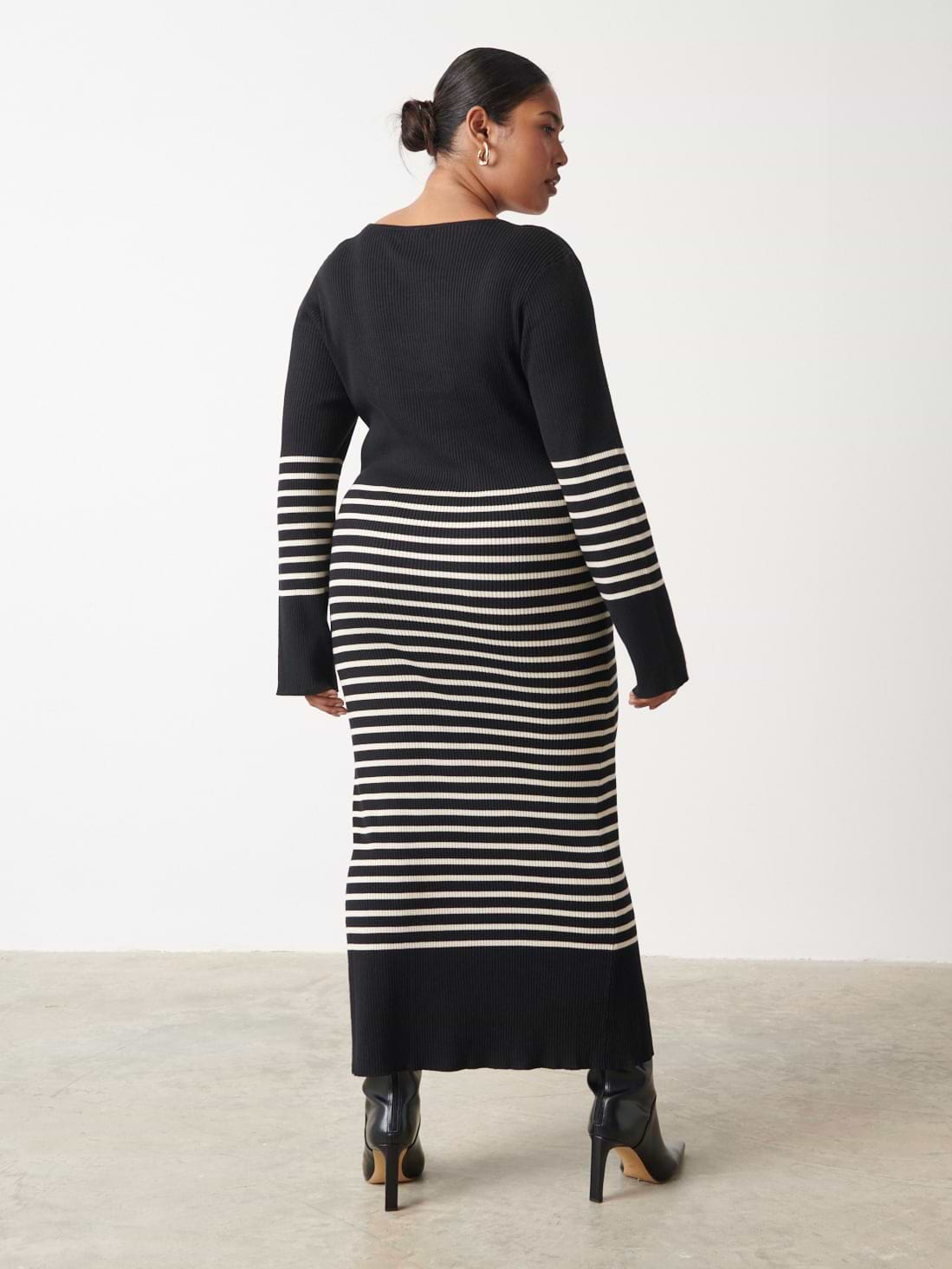 Vanessa Stripped Knit Dress Curve - Black and White Stripe