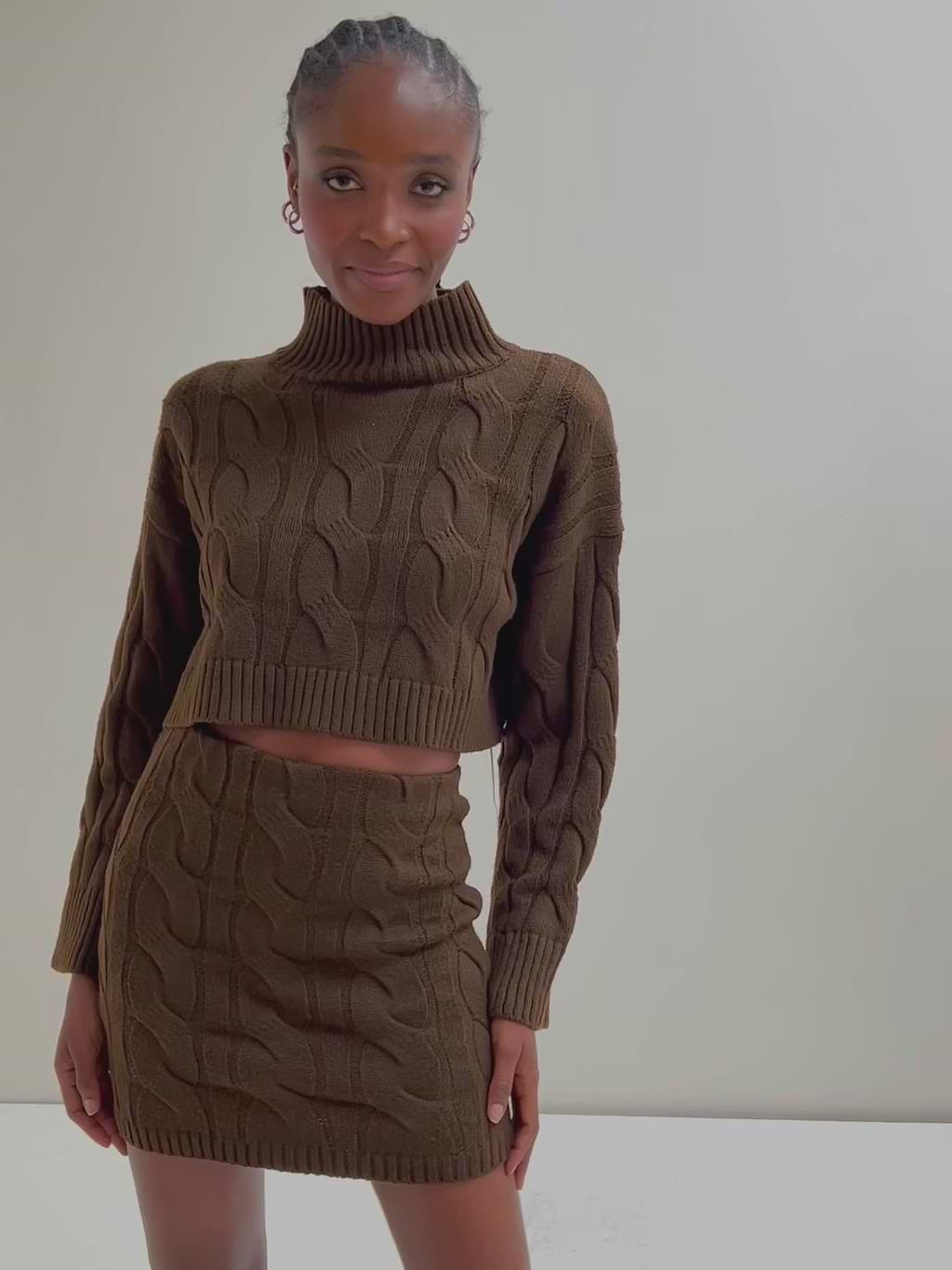 Ayo Is 5'9" & Wears Size UK S|[PDP VIDEO TEST] Hunter Cable Knit Mini Skirt - Brown (Copy)