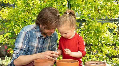 Top 10 Gardening Gifts for Green Thumbs on Father’s Day