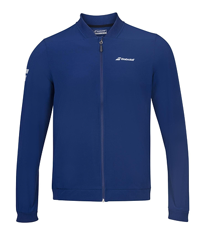 The Babolat Play Men's Badminton Jacket in Estate Blue is ideal for athletic pursuits, boasting a blue zip-up design with long sleeves and a high collar. Its four-way stretch fabric ensures comfort and flexibility, making it perfect for winter evenings. The jacket is completed with logos on the left chest and right sleeve.