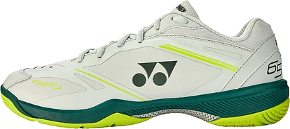 The Yonex Power Cushion 65Z4 Viktor Axelsen Men’s Badminton Shoes in white and lime are designed for badminton or indoor courts, featuring the Yonex logo and signature model details.