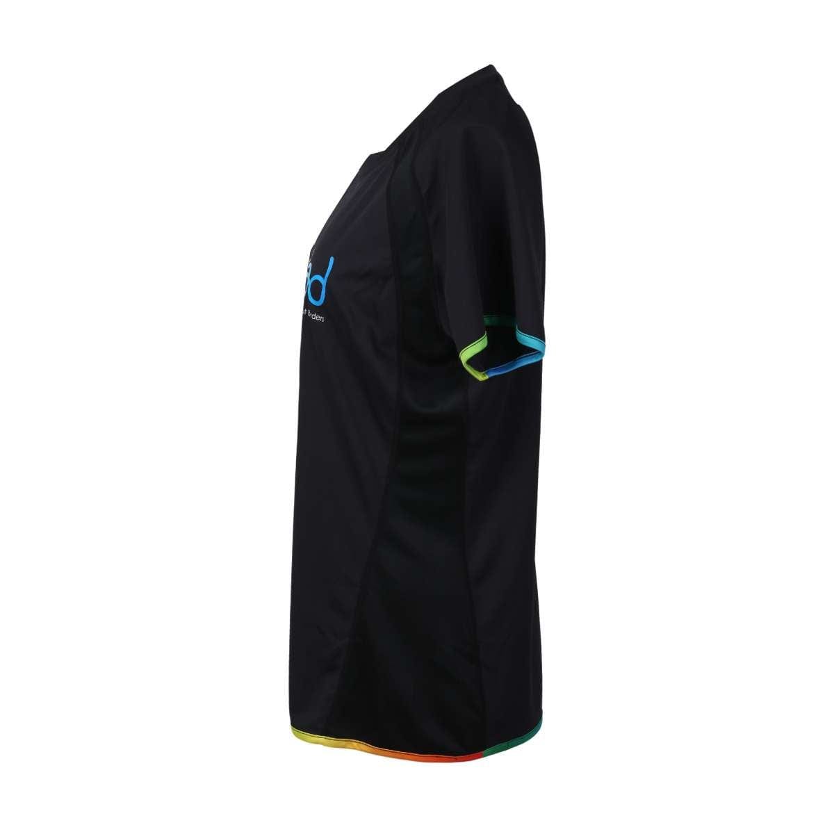 A side view of the FZ Forza Bulgur Solibad Badminton T-Shirt, a black sports jersey with vibrant rainbow trim on the sleeves and hem, ideal for any badminton enthusiast. The shirt is embellished with a light blue Solibad logo on the chest, adding to its distinct style.