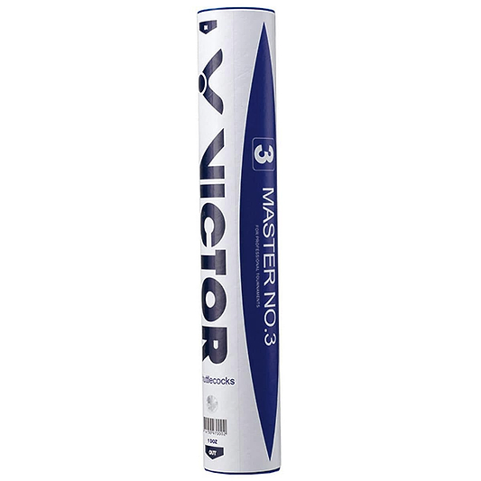 The Victor Master No.3 White Shuttlecocks come in a cylindrical packaging tube adorned with white and blue colors, prominently featuring the brand name "Victor" and the word "shuttlecocks." These superior goose feather shuttlecocks are meticulously crafted for outstanding flight consistency, guaranteeing exceptional performance on the court.