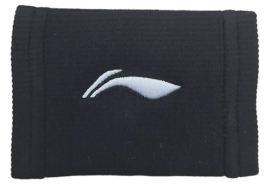 The Li-Ning Central Logo Wristband in black features a minimalist white logo with two curved lines or a stylized swoosh in the center. Ideal for badminton players, its slightly ribbed texture provides comfort and improved grip during intense matches.