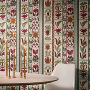 Ontdek de betoverende Lumières Boréales behangcollectie van Pierre Frey