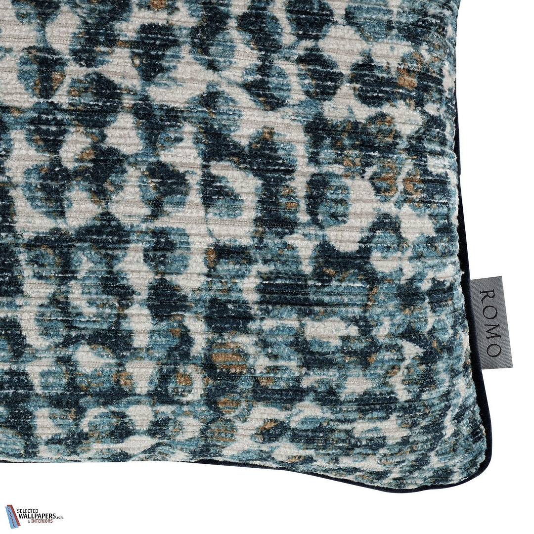 Ezri Kussen-Kussen-Romo-Kissen-Cushion-Selected Interiors