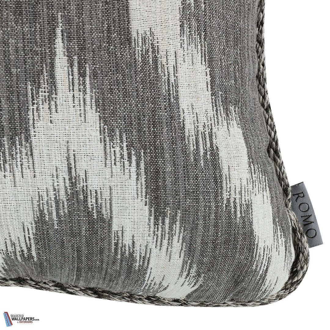 Odie Kussen-Kussen-Romo-Kissen-Cushion-Selected Interiors