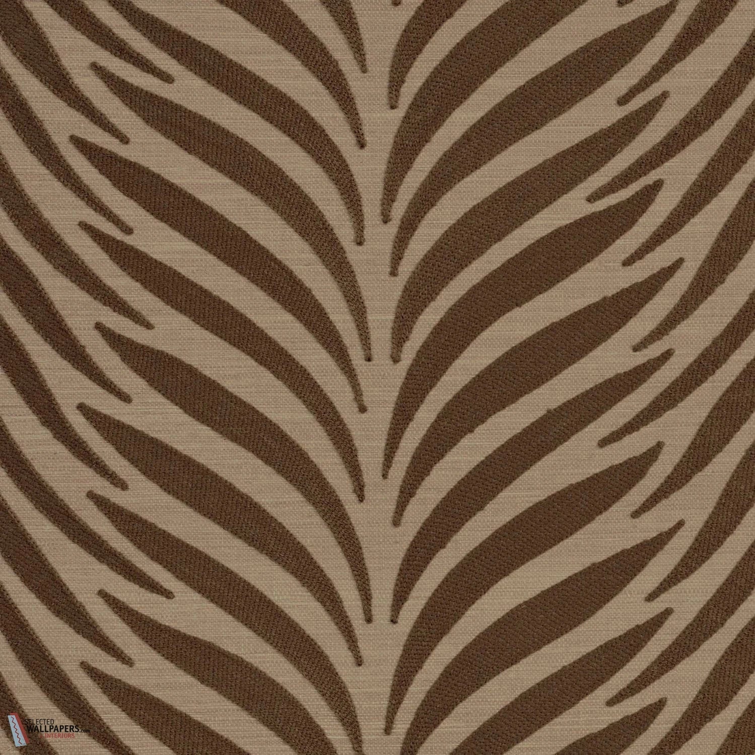 Ornementa behang-Casamance-wallpaper-tapete-Tabac Naturel-Rol-Selected-Wallpapers-Interiors