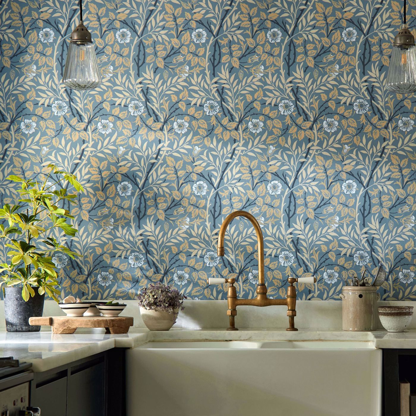 Sweet Briar behang-behang-Morris & Co-Selected Wallpapers &amp; Interiors