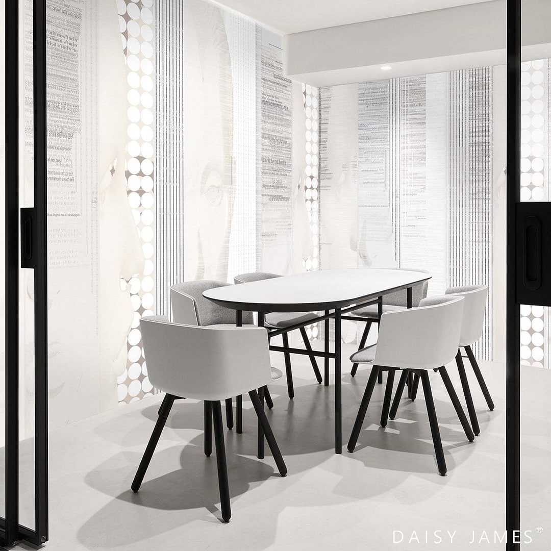 The Faces behang-behang-Daisy James-Selected Wallpapers &amp; Interiors